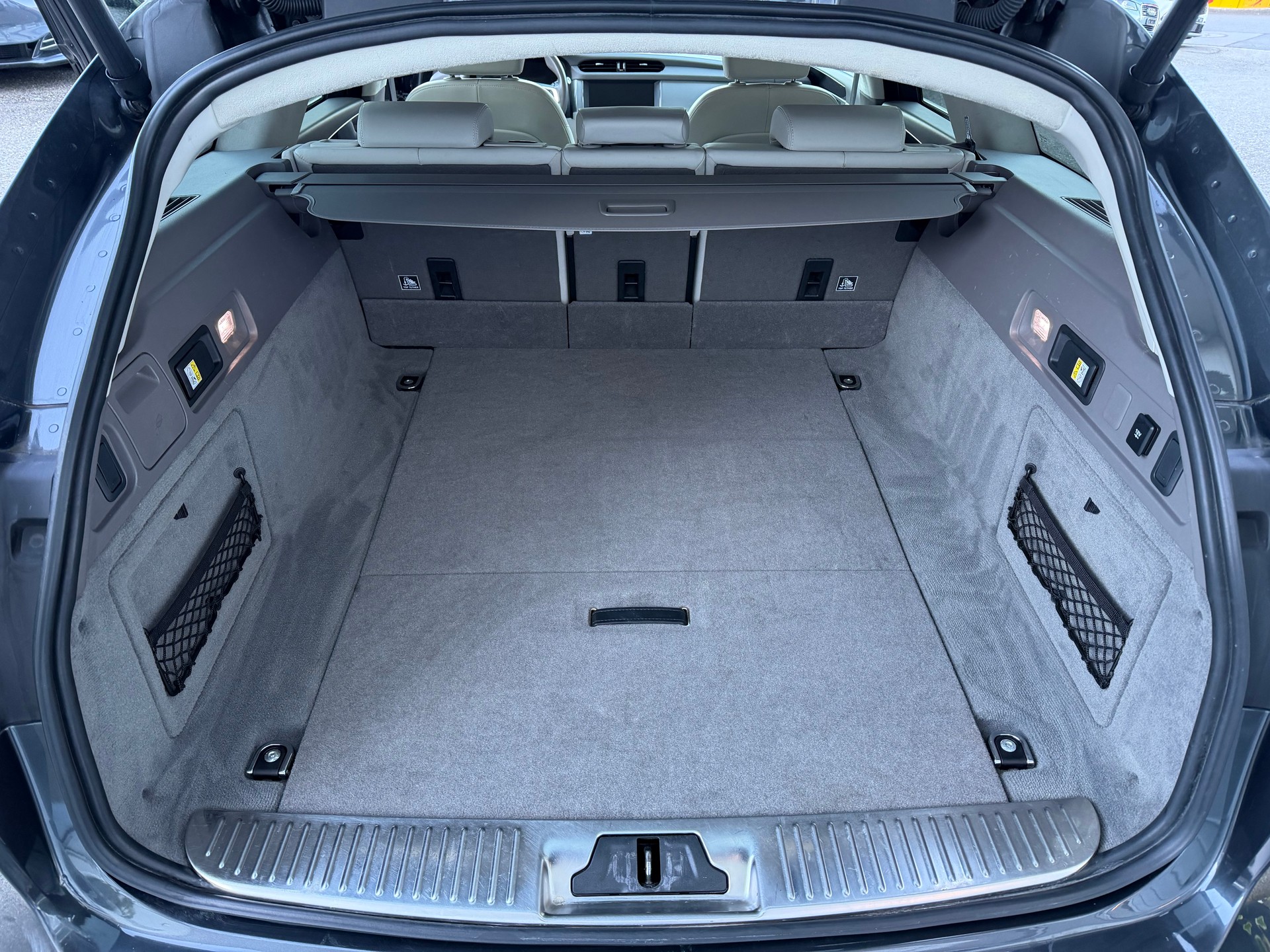 JAGUAR XF Sportbrake 25d Portfolio AWD Automatic-image-9