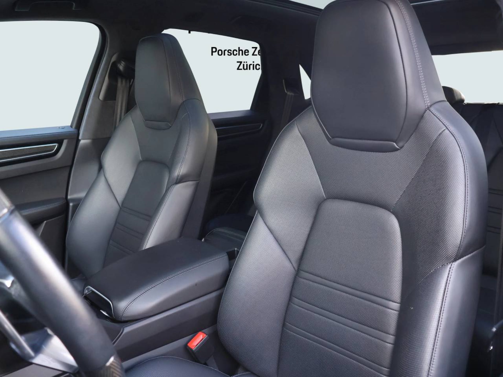 PORSCHE Cayenne GTS-image-4