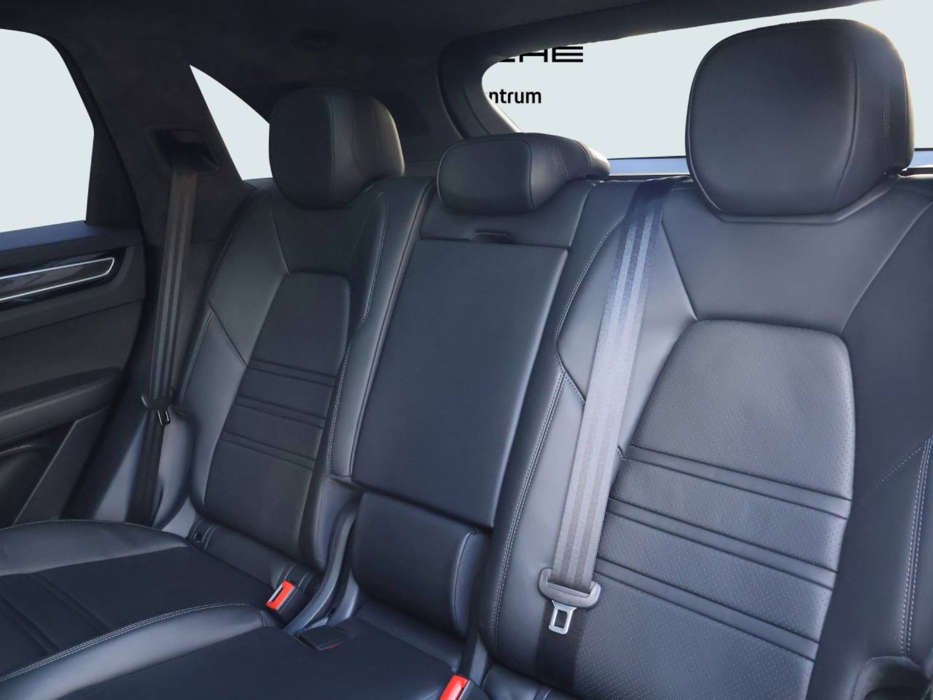 PORSCHE Cayenne GTS-image-18