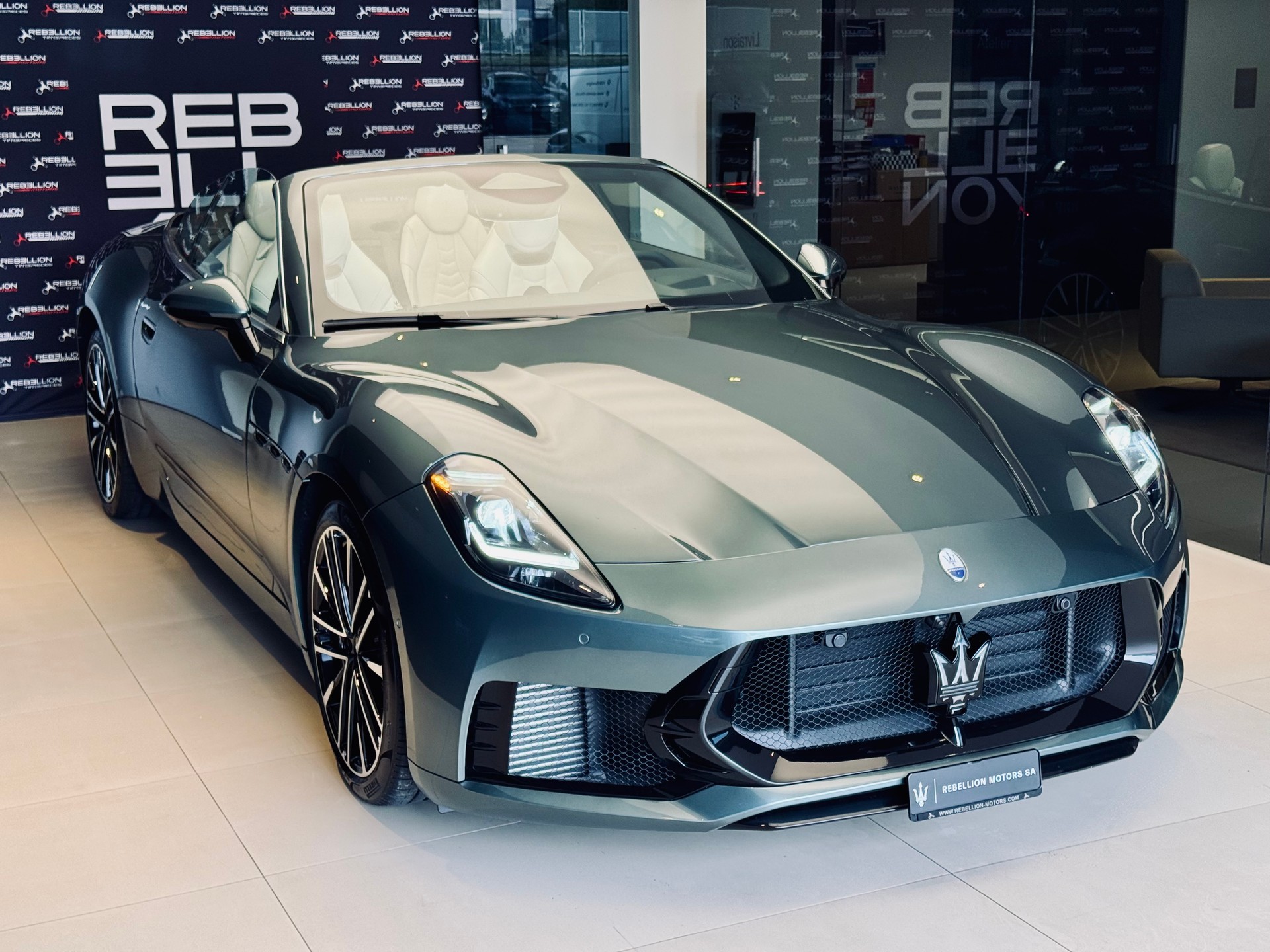 MASERATI GranCabrio Modena MY27-image-4