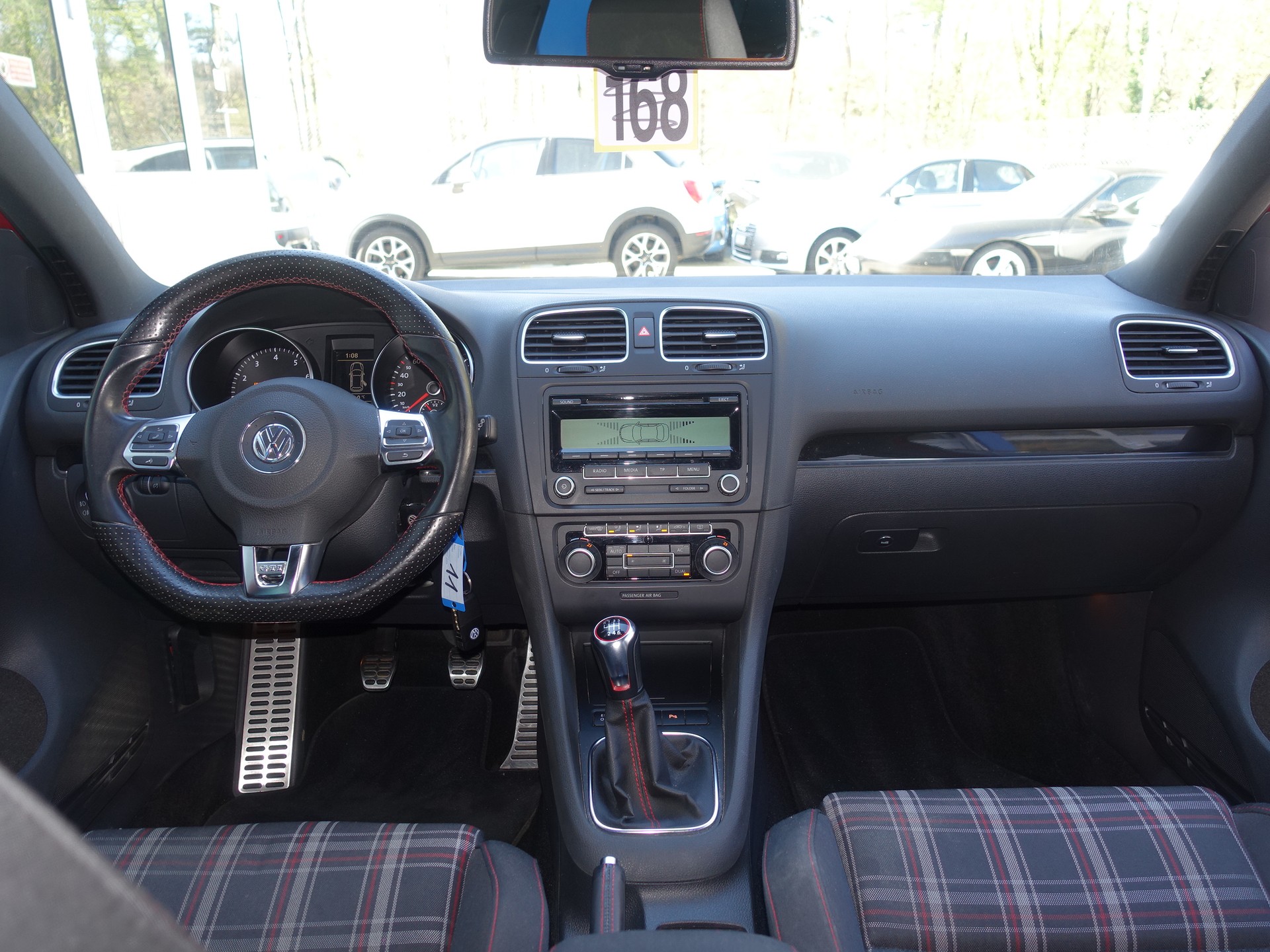 VW Golf 2.0 TSI GTI-image-10