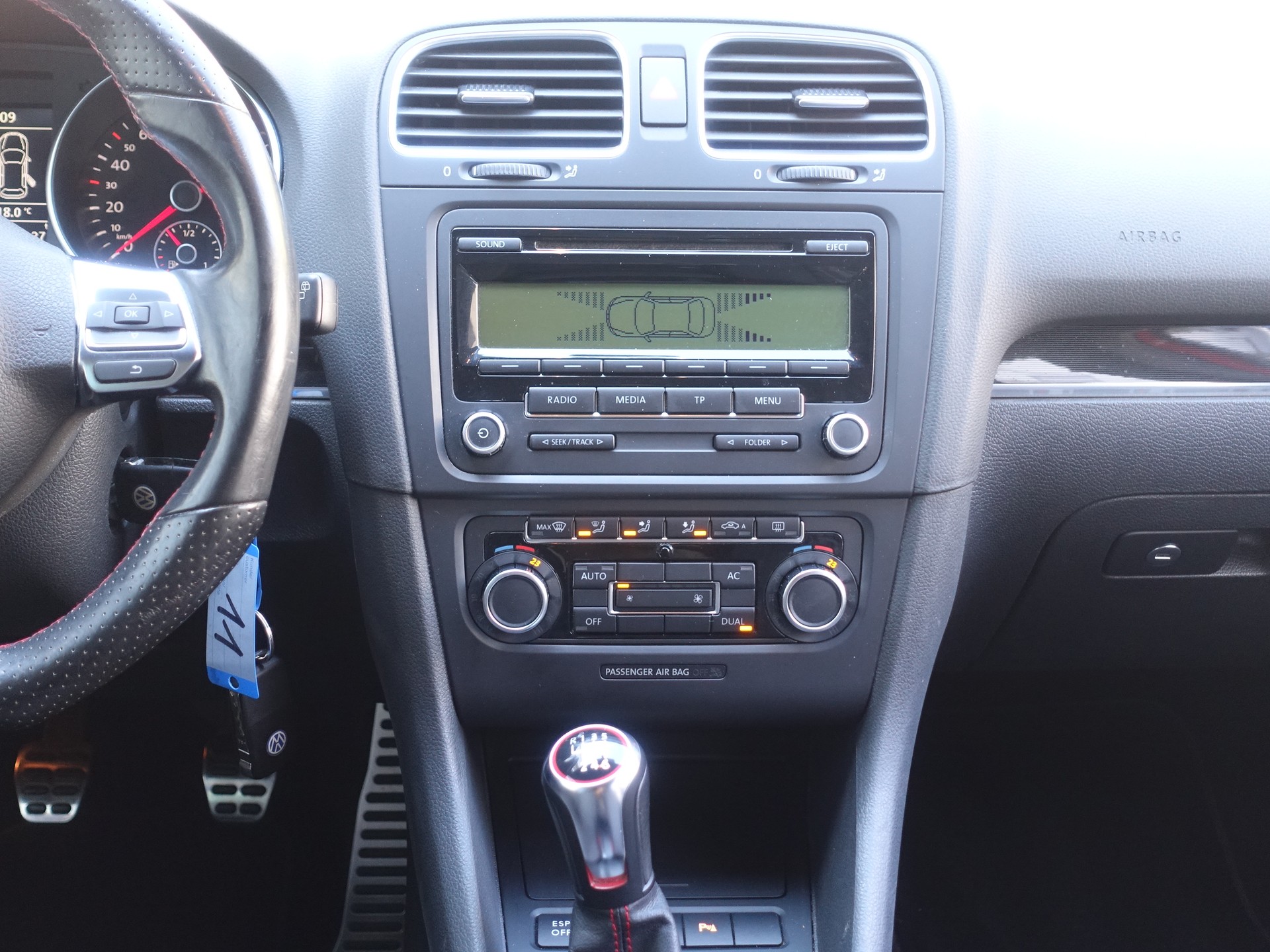 VW Golf 2.0 TSI GTI-image-12