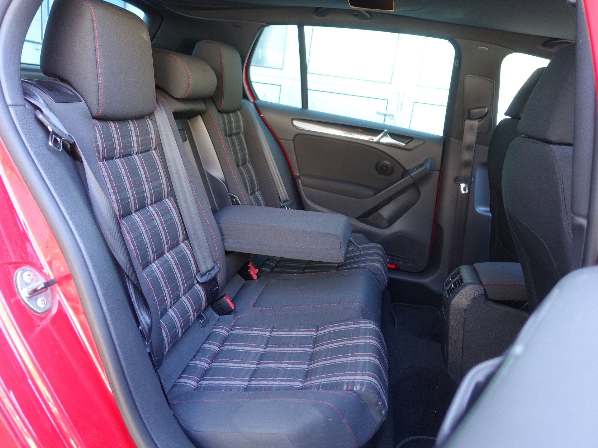 VW Golf 2.0 TSI GTI-image-13
