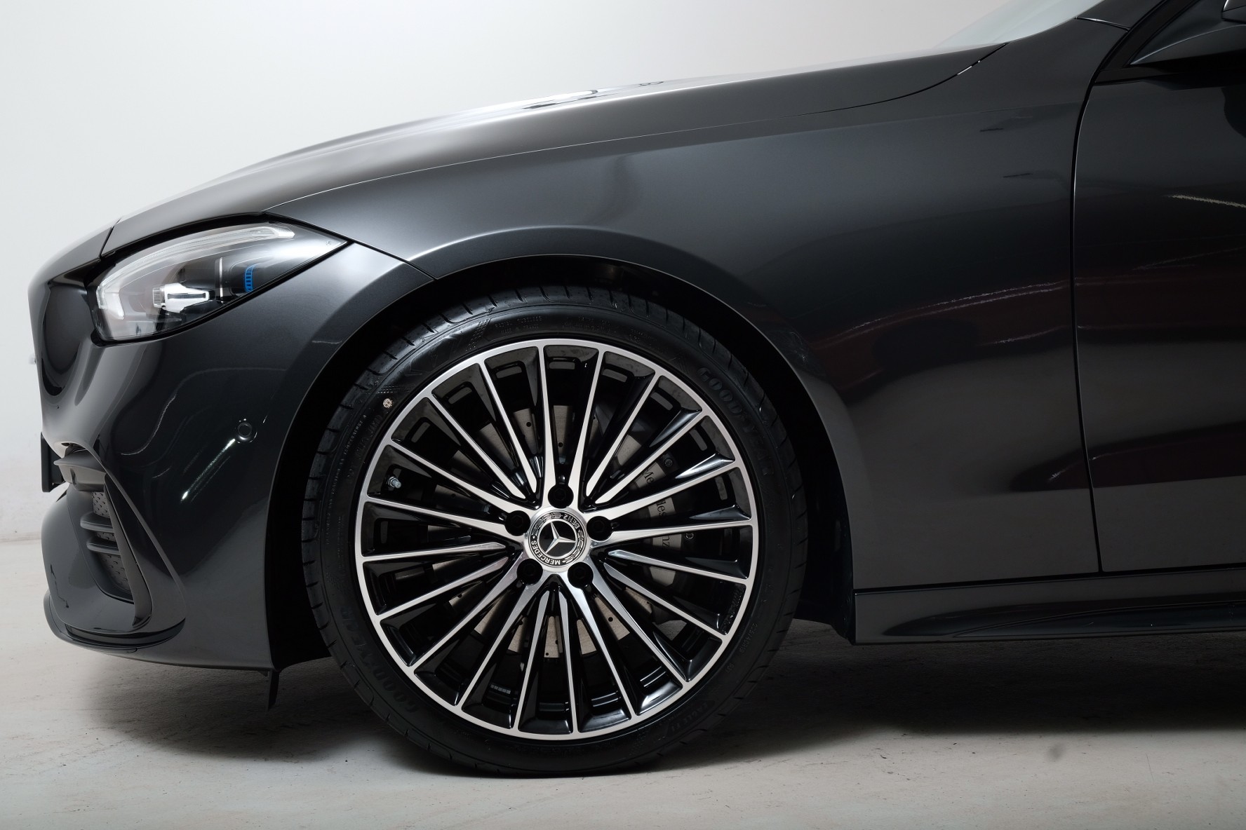 MERCEDES-BENZ C 300 AMG Line 4Matic S206-image-2