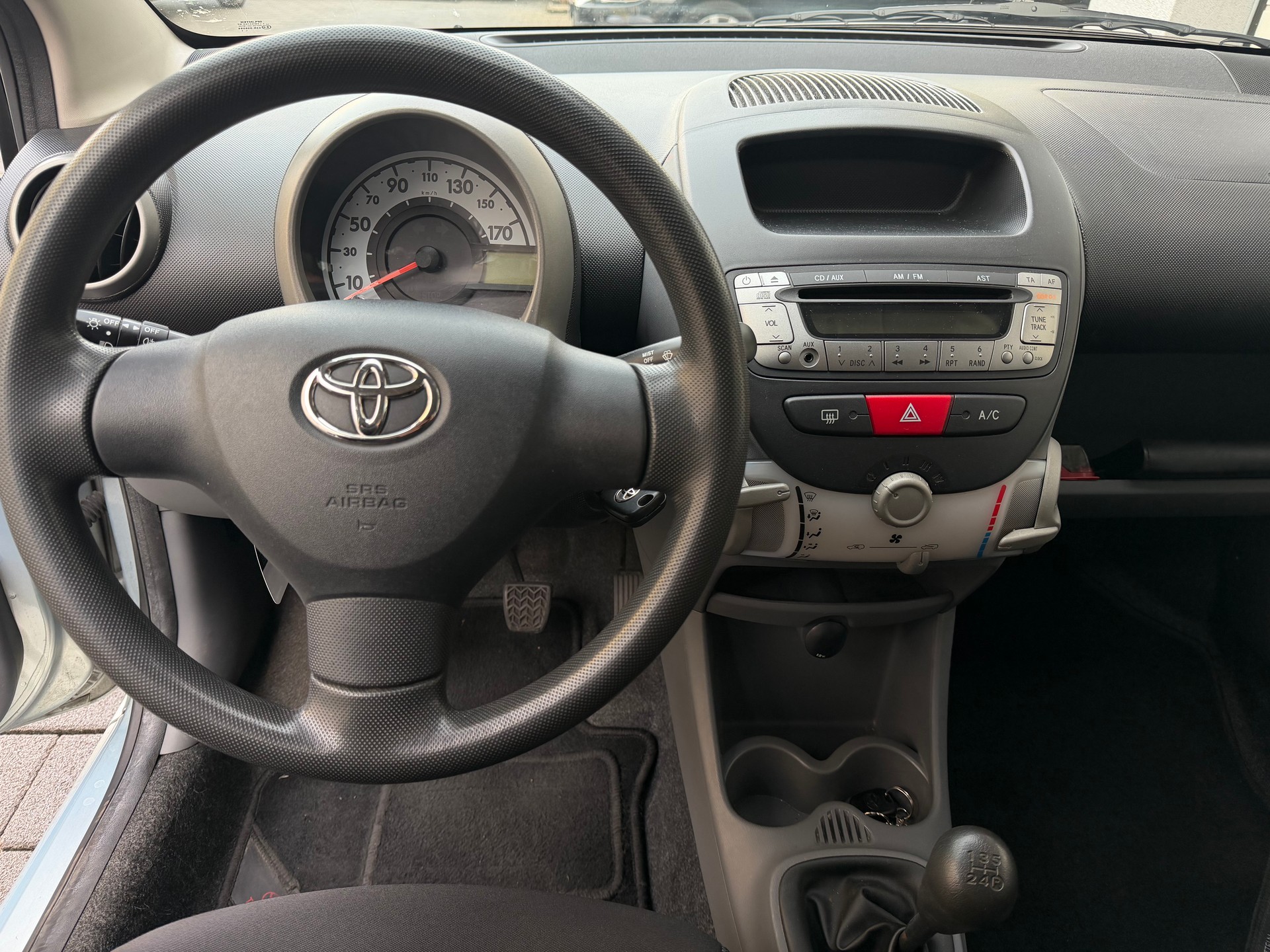 TOYOTA Aygo 1.0 Linea Terra *Ab MFK&Service*8-Fach Bereift*Aus 1.Hand*-image-10