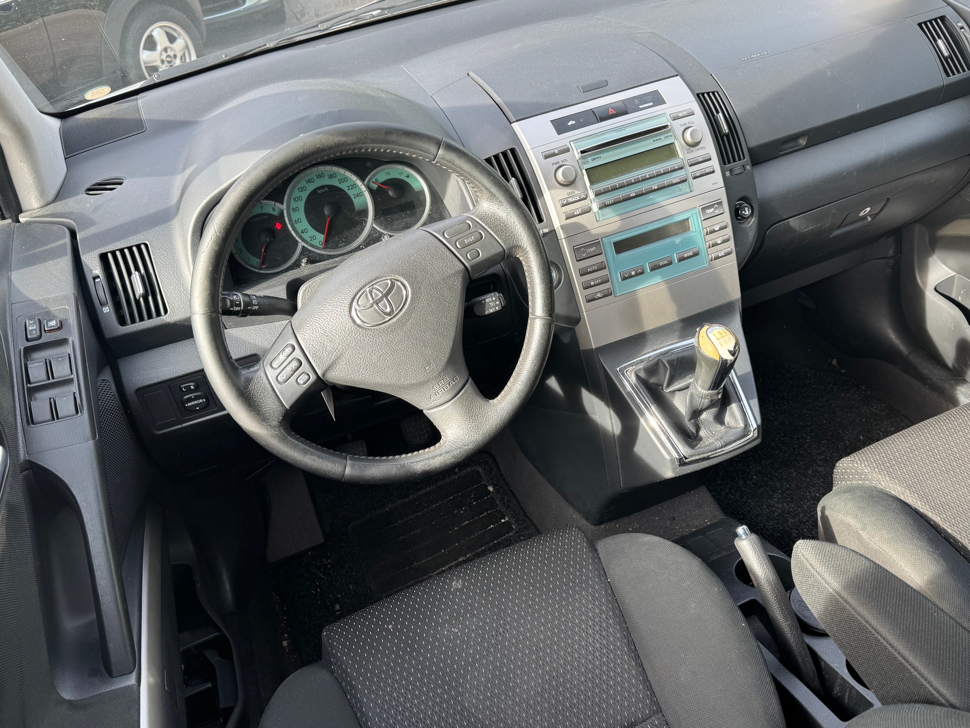 TOYOTA Corolla Verso 1.8 Linea Sol-image-10