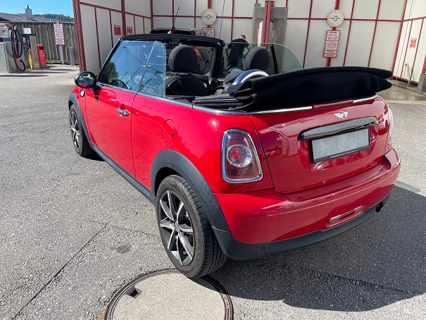 MINI One Cabriolet-image-7