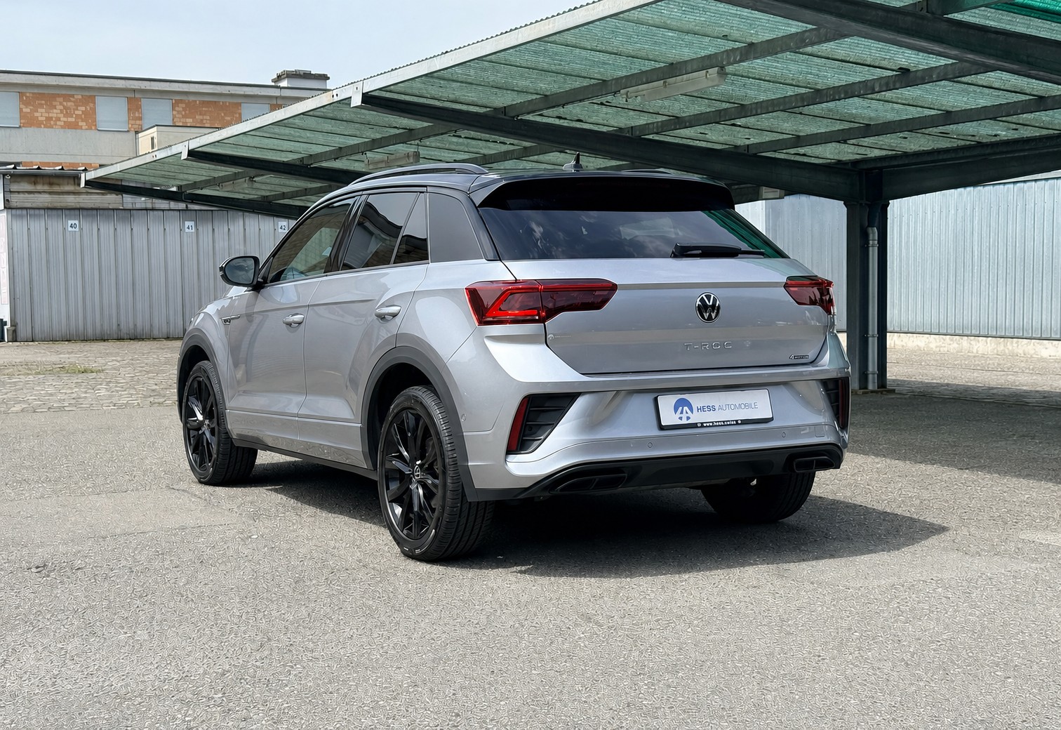 VW T-Roc 2.0 TSI Black Style R-Line DSG 4Motion-image-3