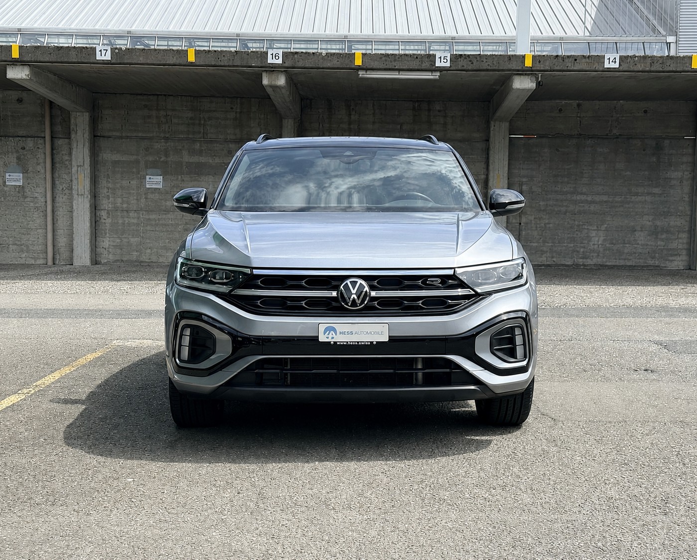 VW T-Roc 2.0 TSI Black Style R-Line DSG 4Motion-image-1