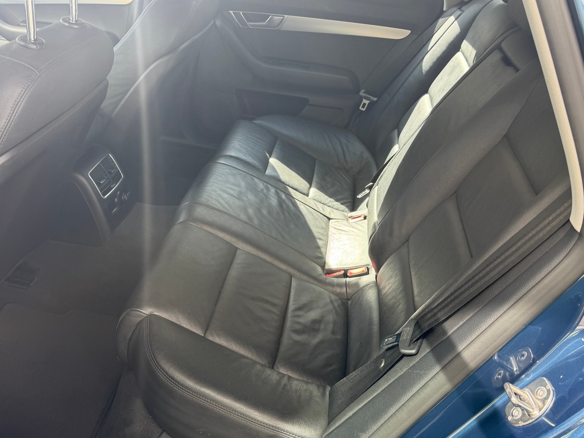 AUDI A6 Avant 3.2 V6 FSI quattro-image-4