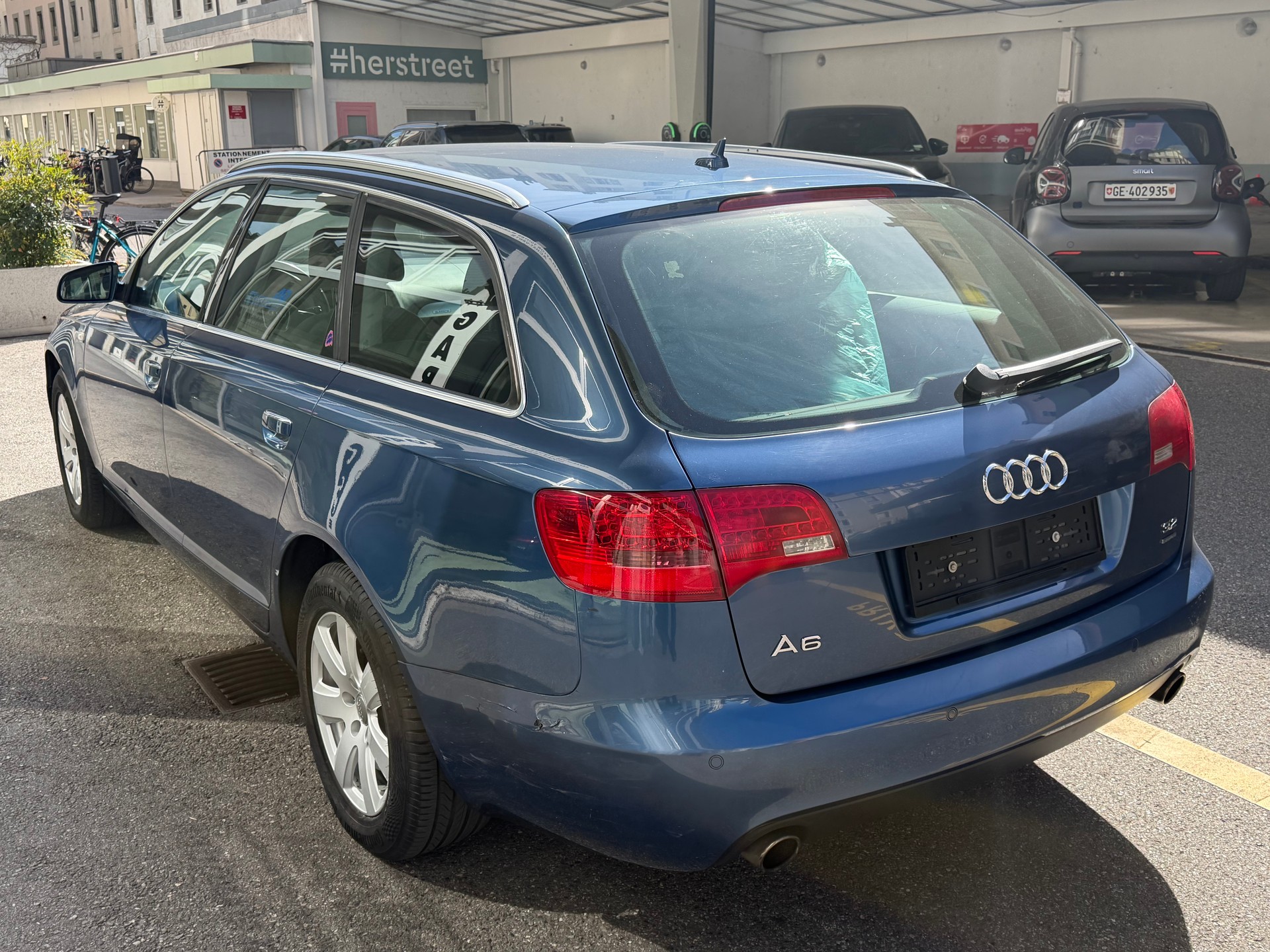 AUDI A6 Avant 3.2 V6 FSI quattro-image-1