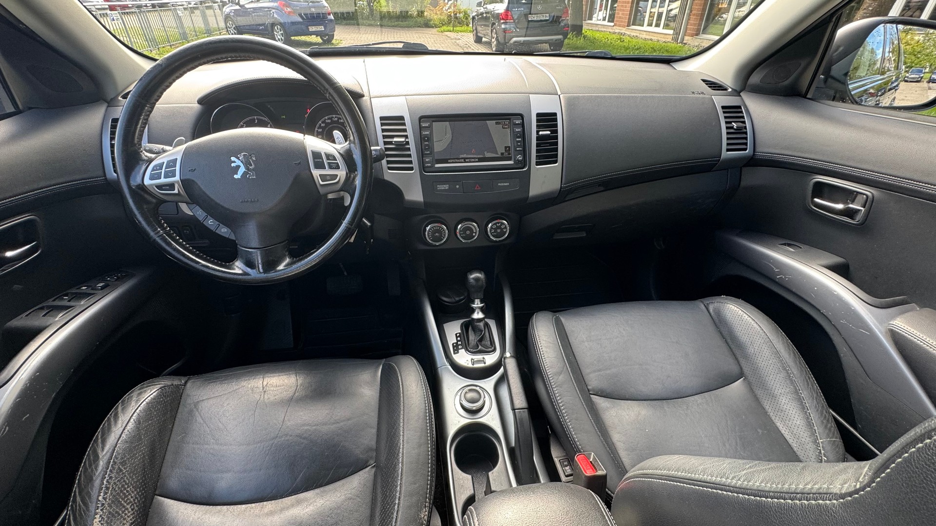 PEUGEOT 4007 2.2 HDi Lion Edition DCS6-image-8