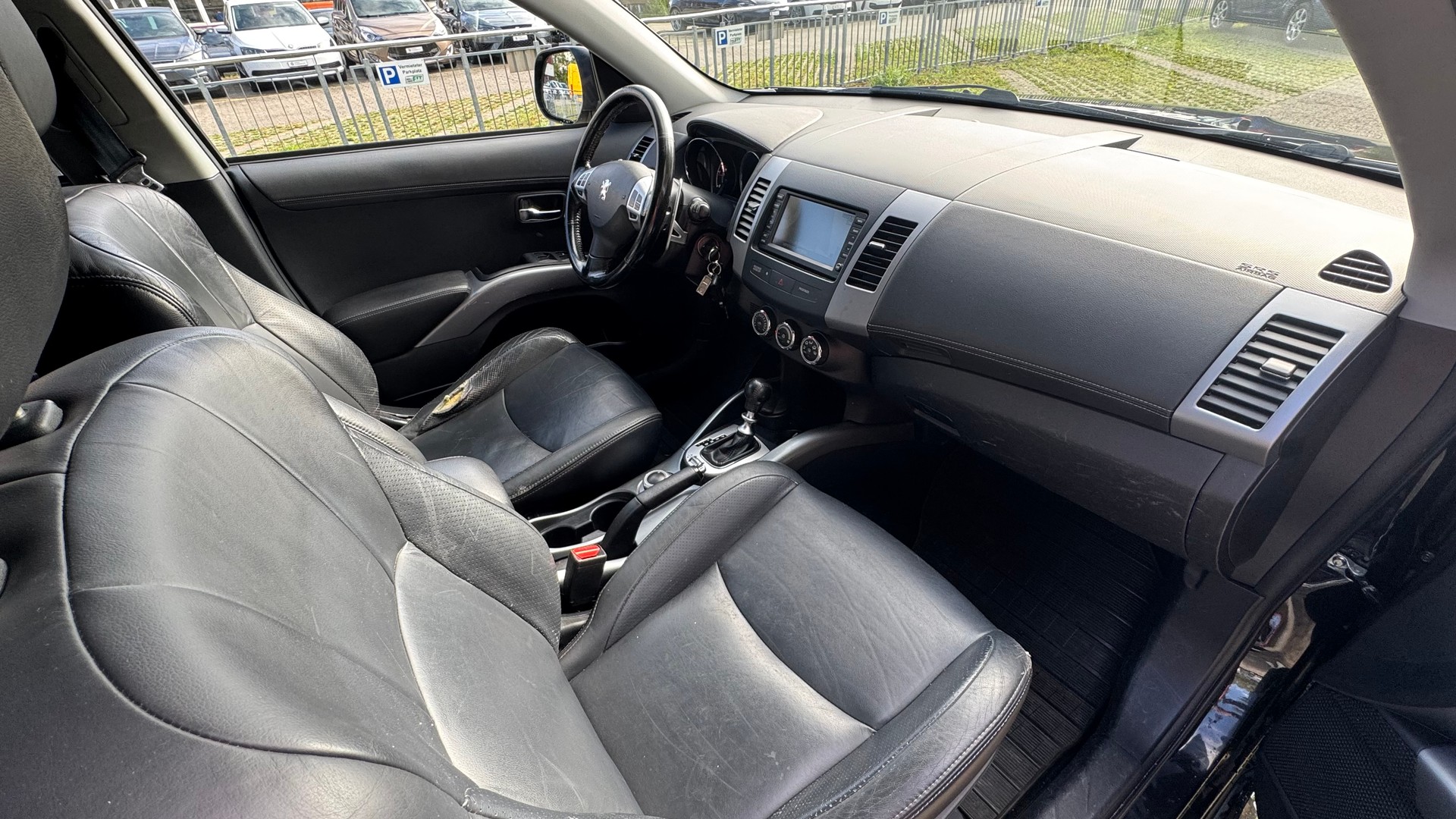 PEUGEOT 4007 2.2 HDi Lion Edition DCS6-image-9