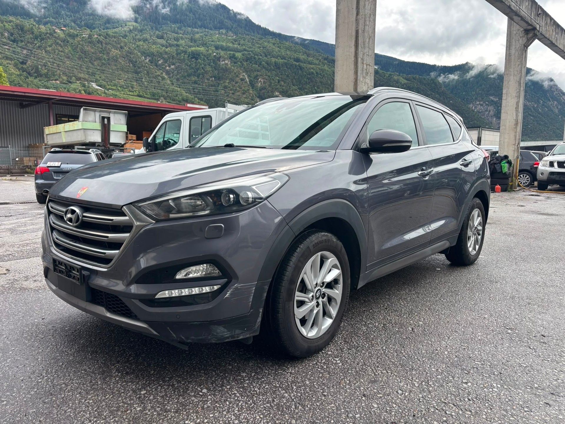 HYUNDAI Tucson 2.0 CRDI Launch Edition 4WD Automatic-image-2