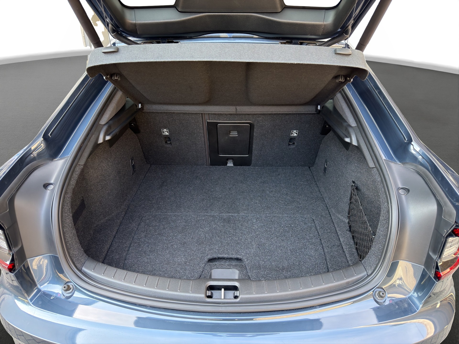 POLESTAR Polestar 2 Long Range Dual Performance 82 kWh MY24 *Wärmepumpe/Leder mit Sitzlüftung*-image-13