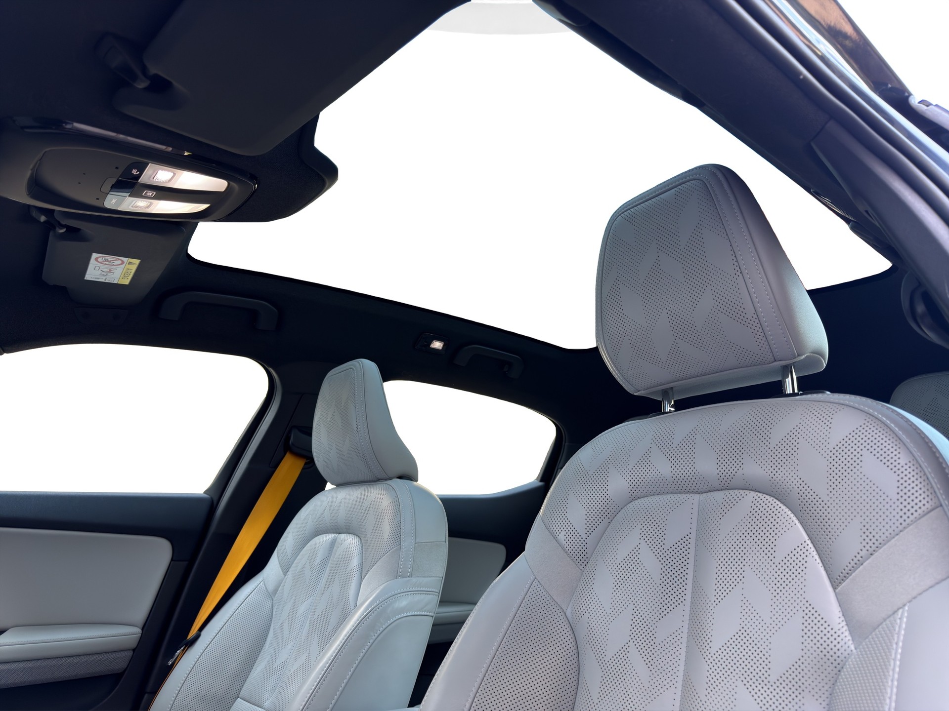 POLESTAR Polestar 2 Long Range Dual Performance 82 kWh MY24 *Wärmepumpe/Leder mit Sitzlüftung*-image-11