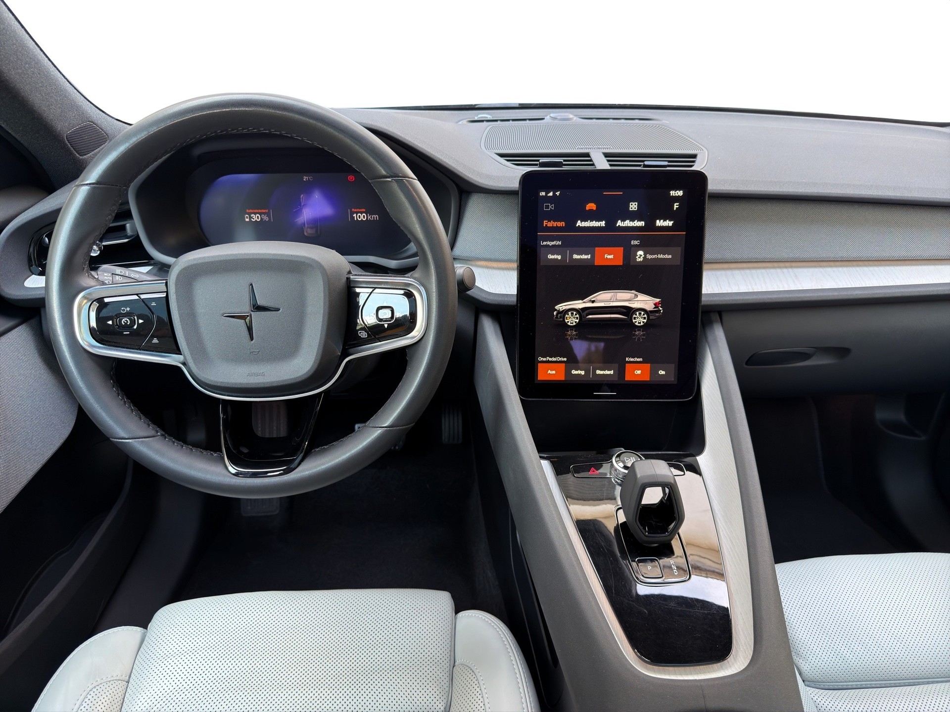 POLESTAR Polestar 2 Long Range Dual Performance 82 kWh MY24 *Wärmepumpe/Leder mit Sitzlüftung*-image-7