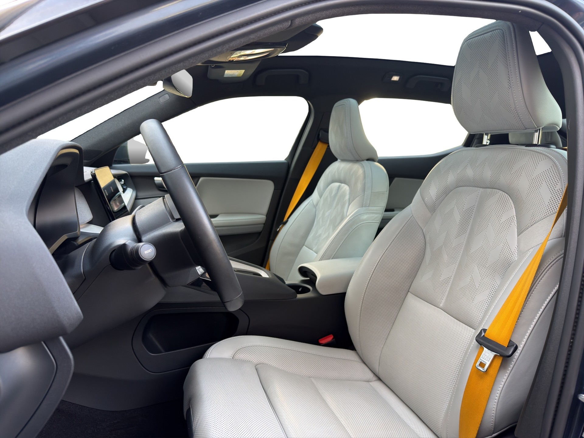 POLESTAR Polestar 2 Long Range Dual Performance 82 kWh MY24 *Wärmepumpe/Leder mit Sitzlüftung*-image-10