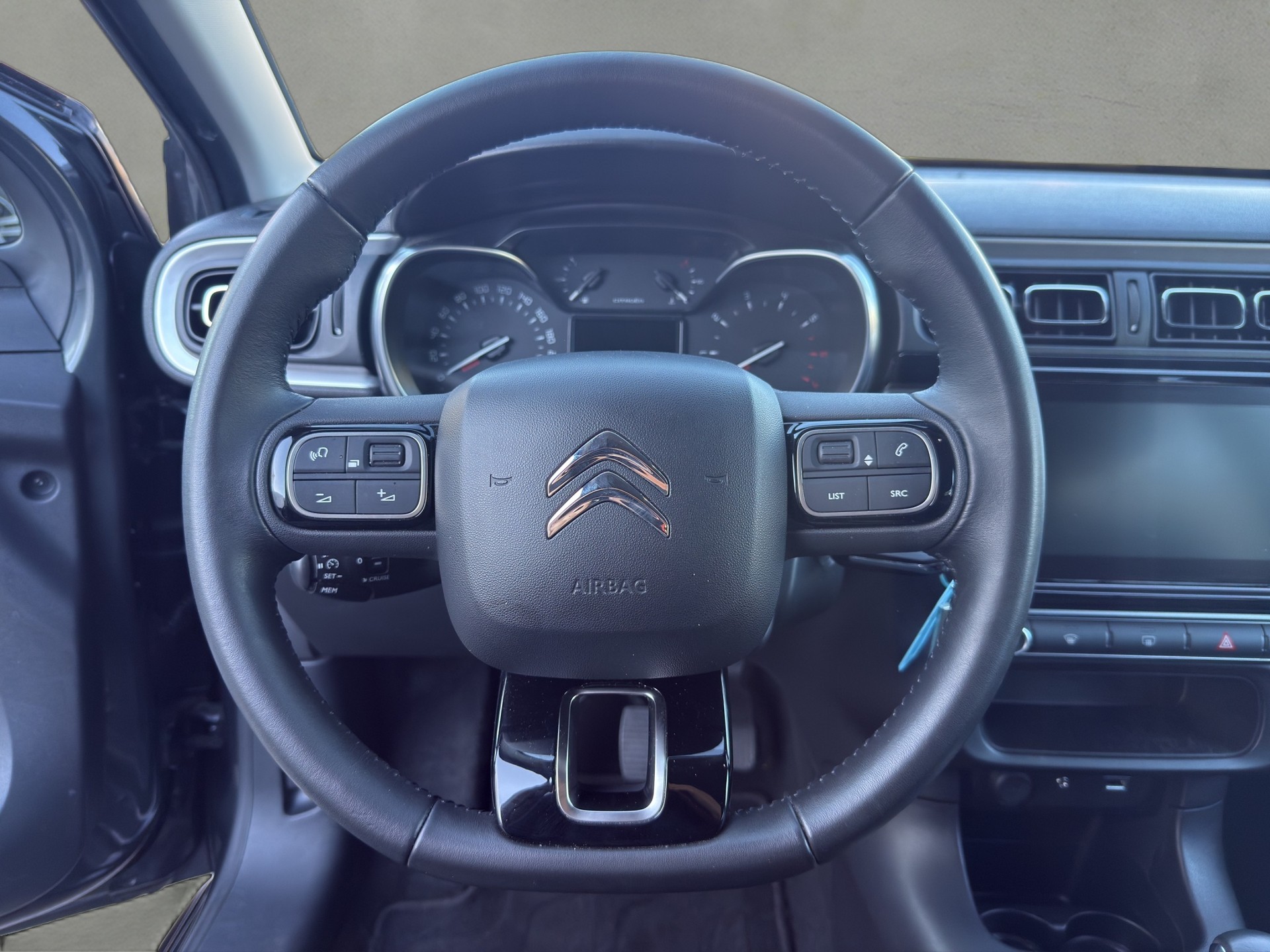 CITROEN C3 1.2i PureTech Shine-image-12