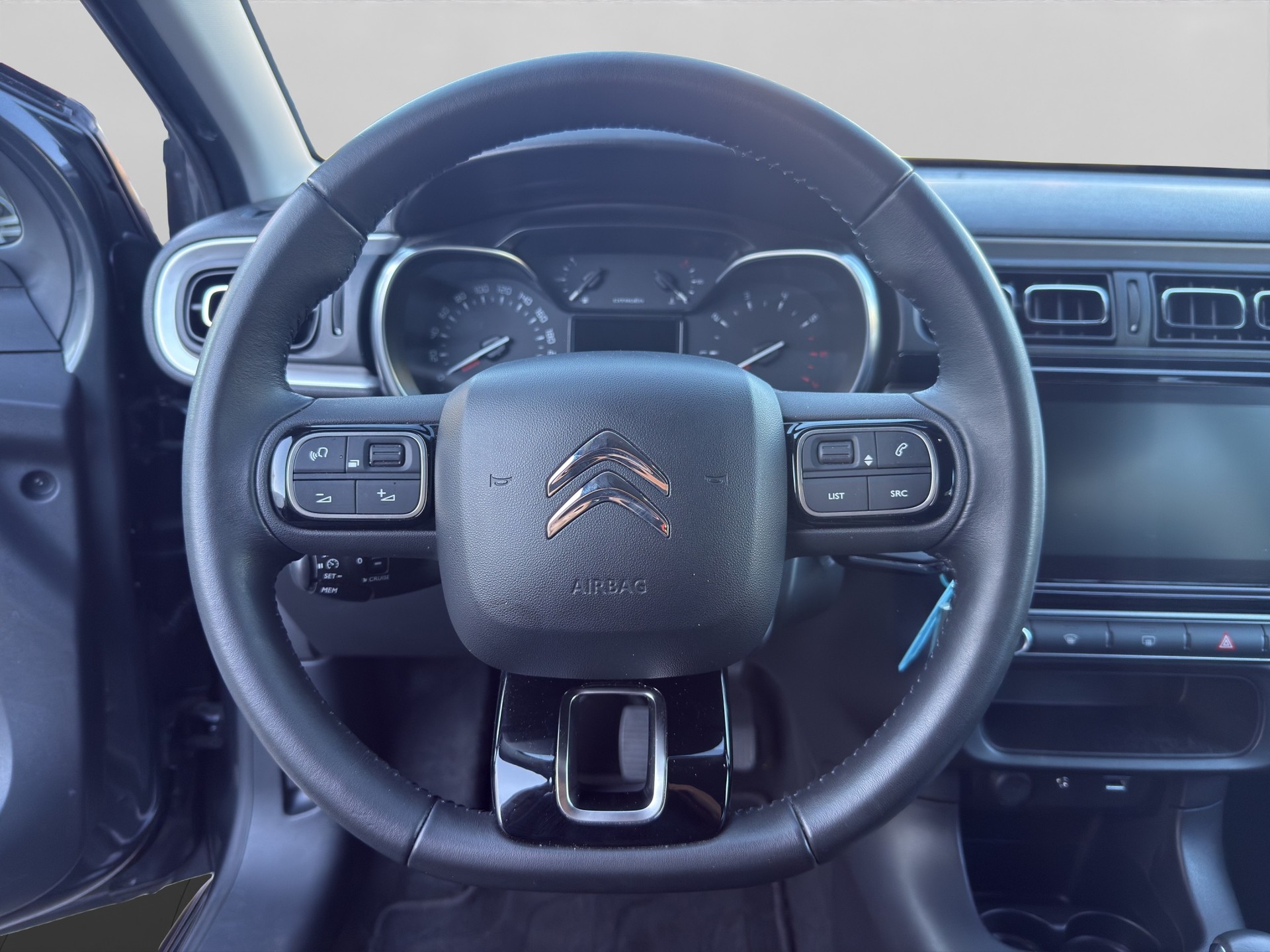 CITROEN C3 1.2i PureTech Shine-image-12