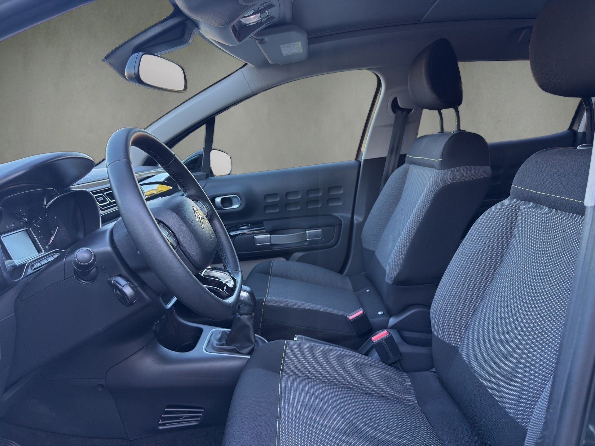 CITROEN C3 1.2i PureTech Shine-image-8