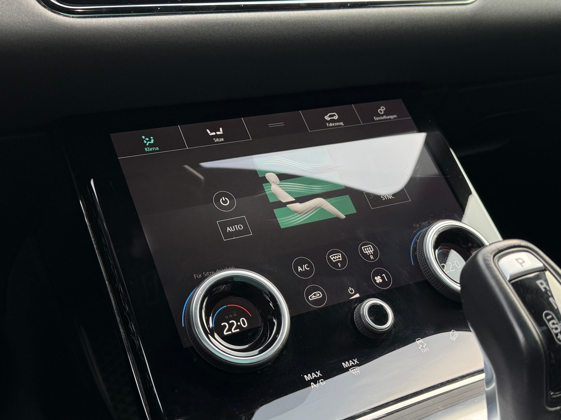 LAND ROVER Range Rover Evoque R-Dynamic P 200 SE AT9-image-16