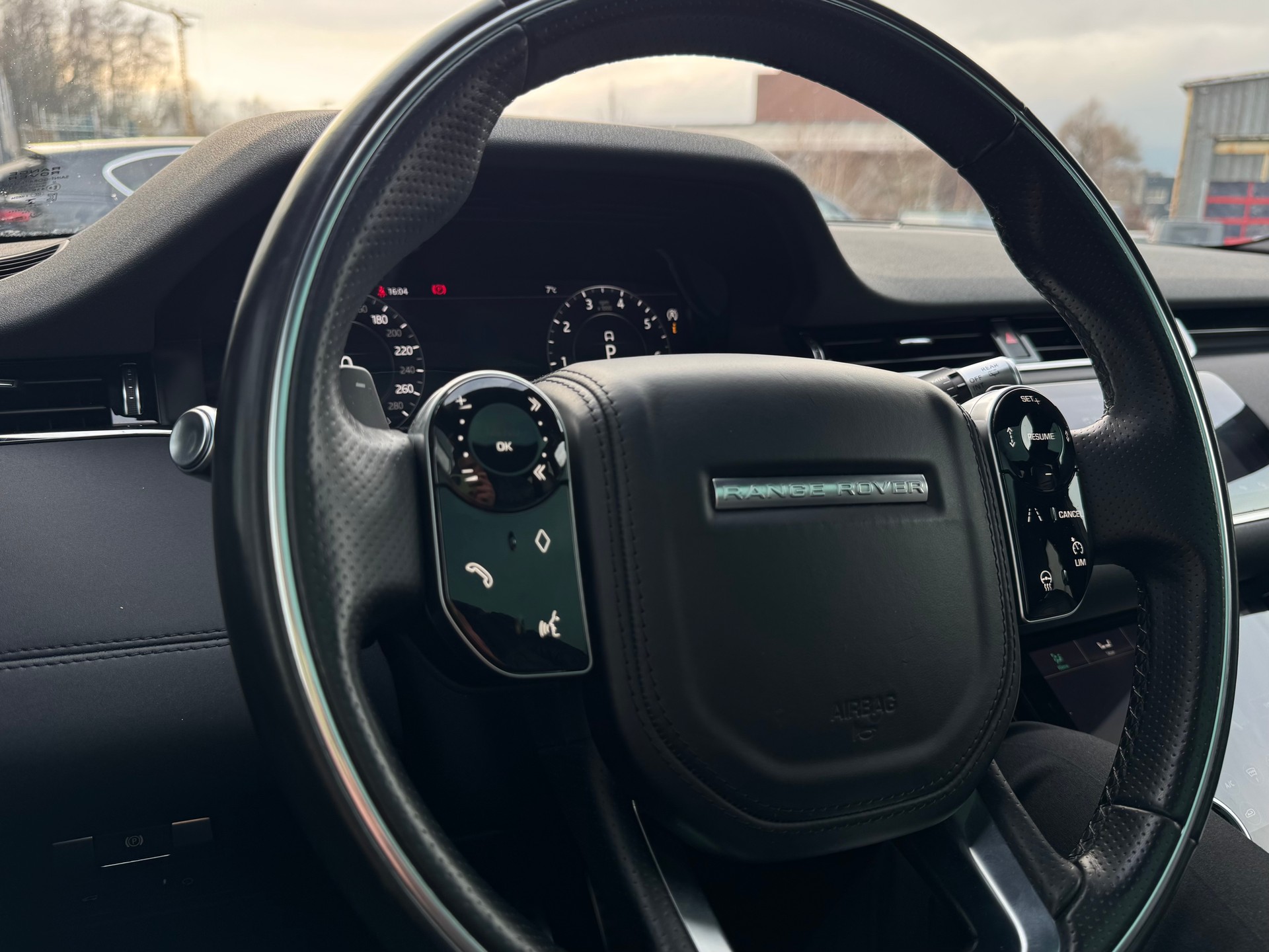 LAND ROVER Range Rover Evoque R-Dynamic P 200 SE AT9-image-20