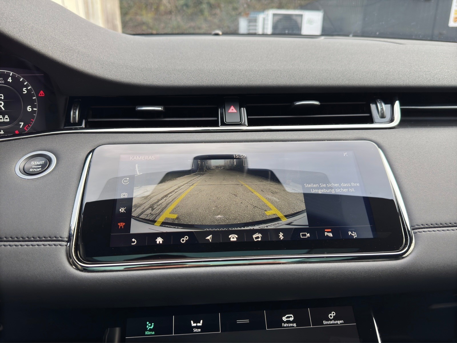 LAND ROVER Range Rover Evoque R-Dynamic P 200 SE AT9-image-15