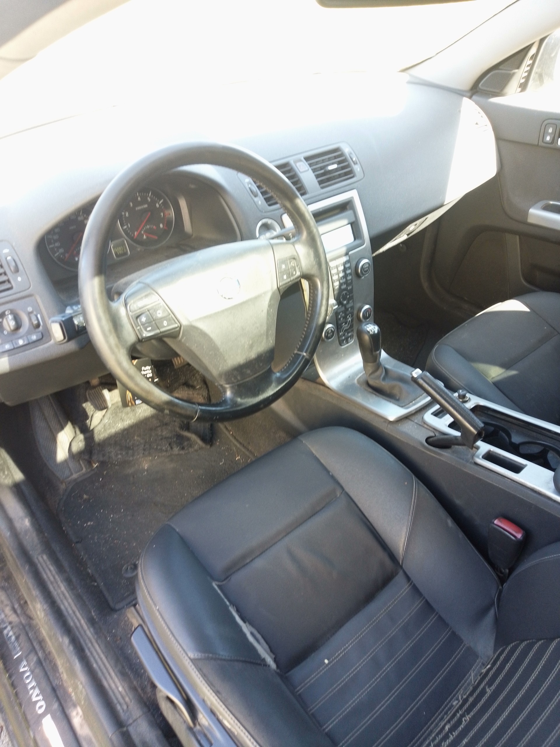 VOLVO 2.5 T5 Momentum AWD-image-2