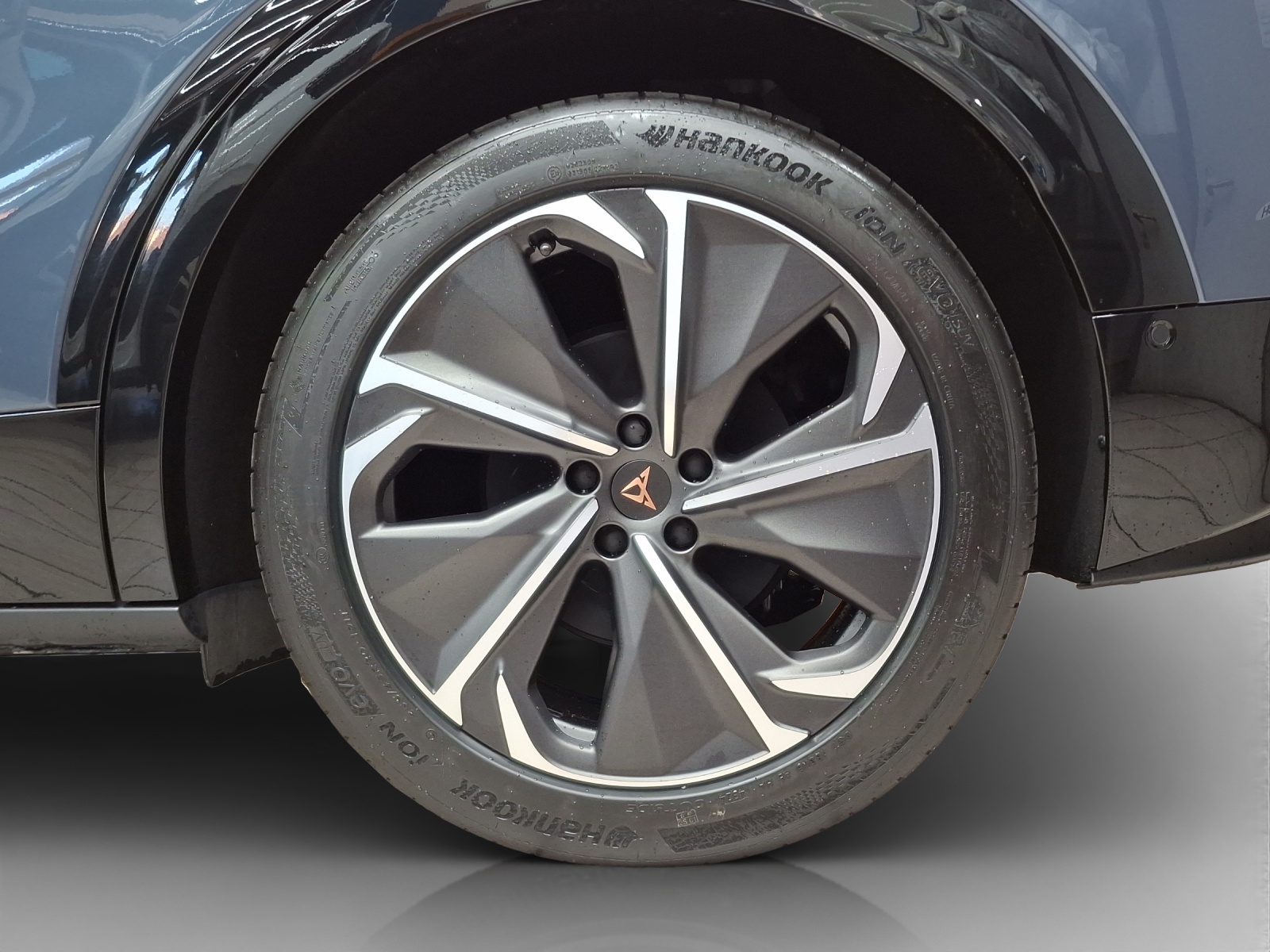 CUPRA Tavascan Type 8 77 kWh VZ-image-16