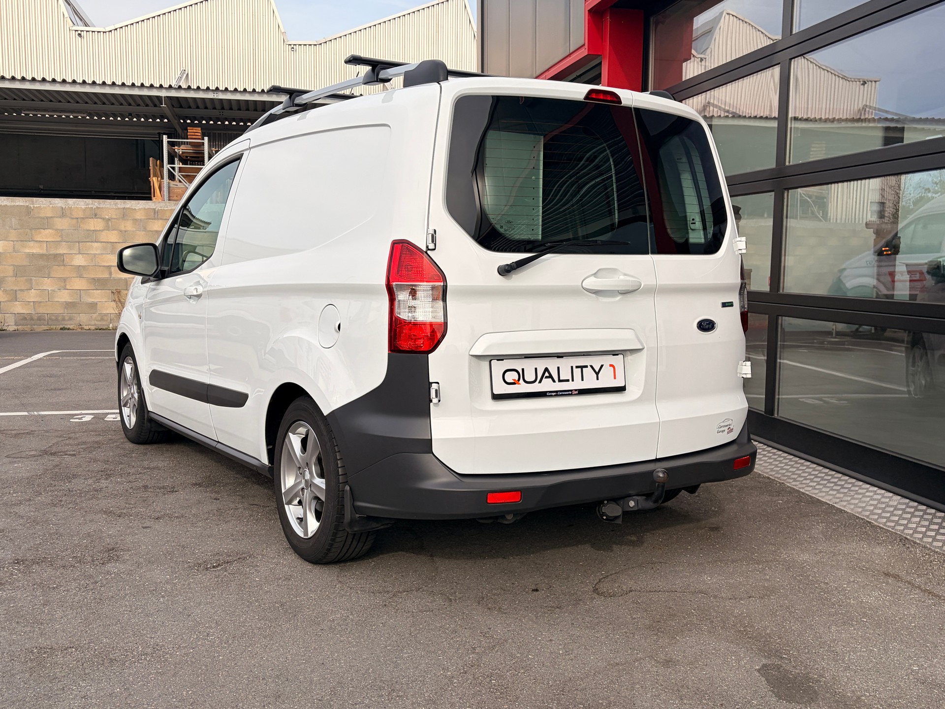 FORD Transit Courier Van 1.0 EcoBoost Trend-image-3