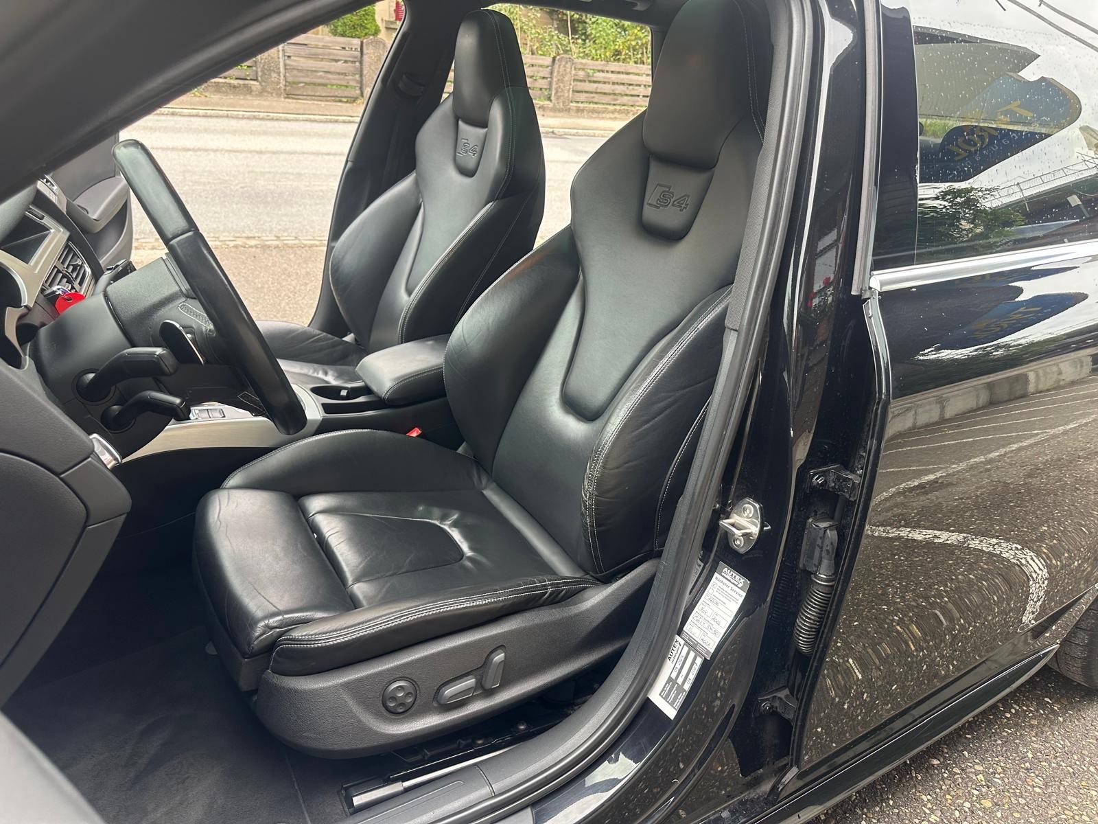 AUDI S4 Avant 3.0 TFSI quattro S-tronic-image-8
