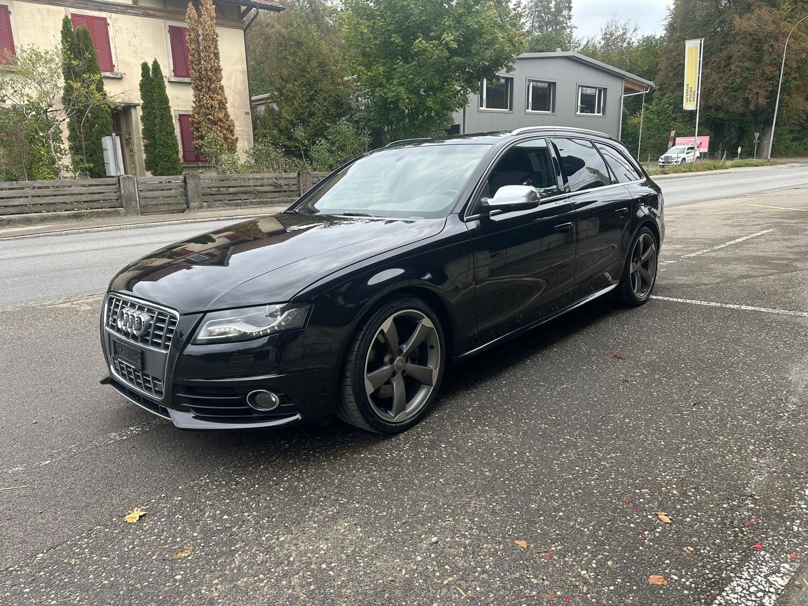 AUDI S4 Avant 3.0 TFSI quattro S-tronic-image-1