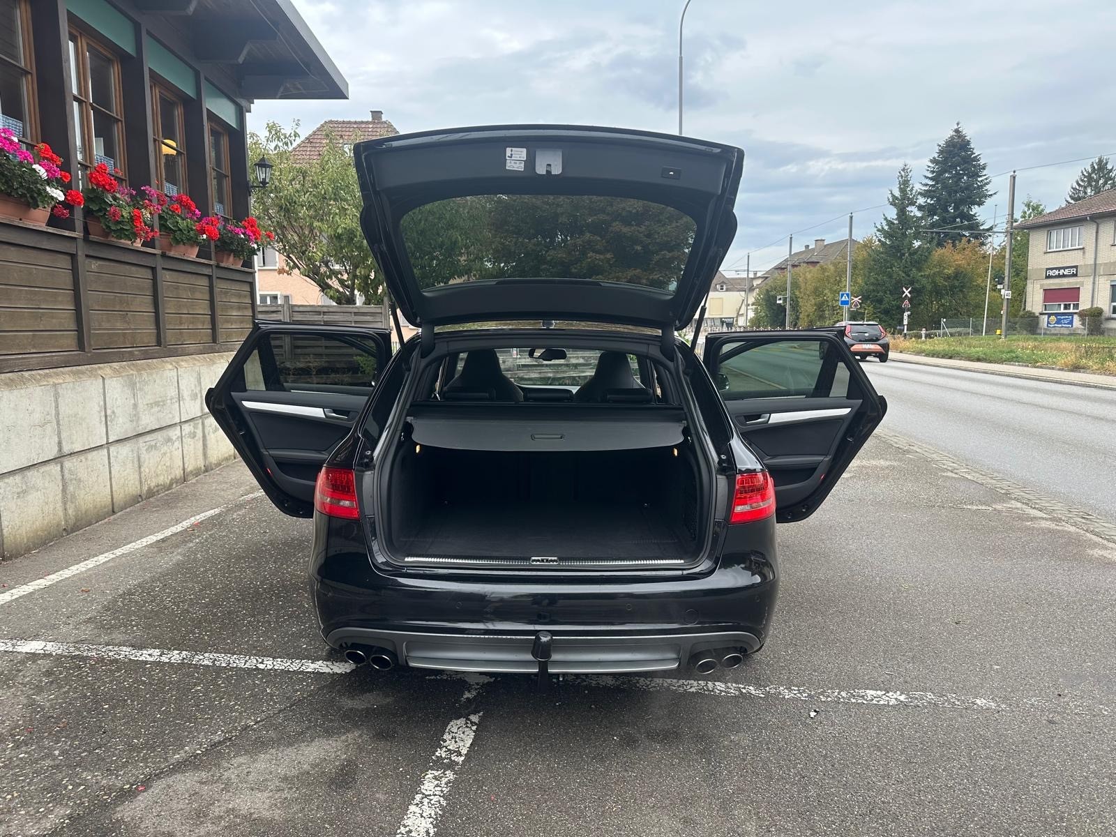 AUDI S4 Avant 3.0 TFSI quattro S-tronic-image-6