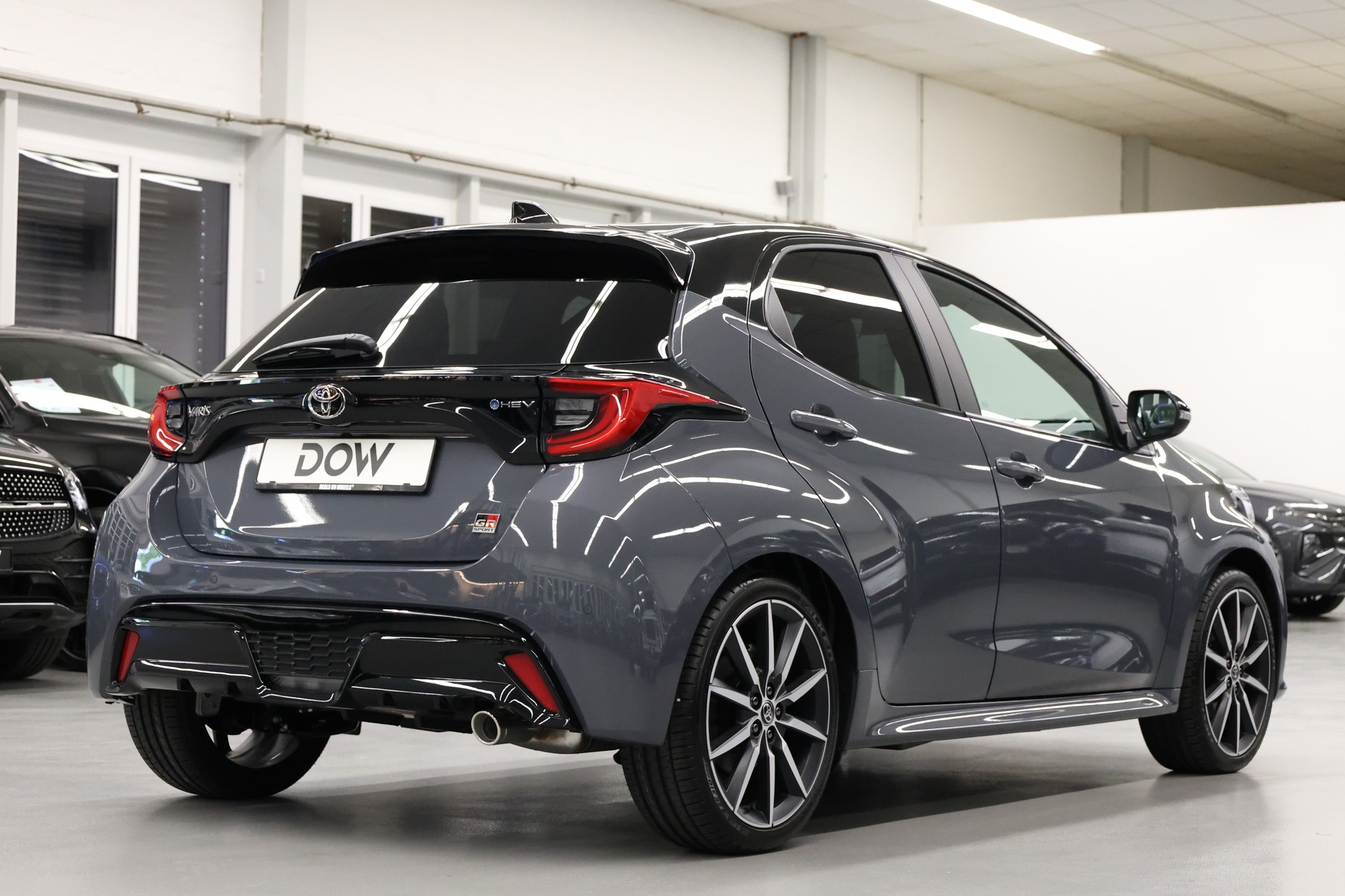 TOYOTA Yaris 1.5 VVT-i HSD GR Sport-image-6