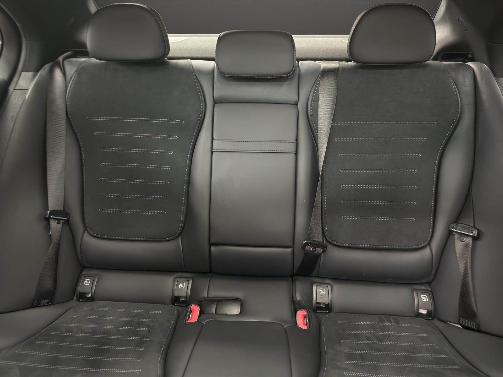 MERCEDES-BENZ C 300 4M AMG Line-image-14