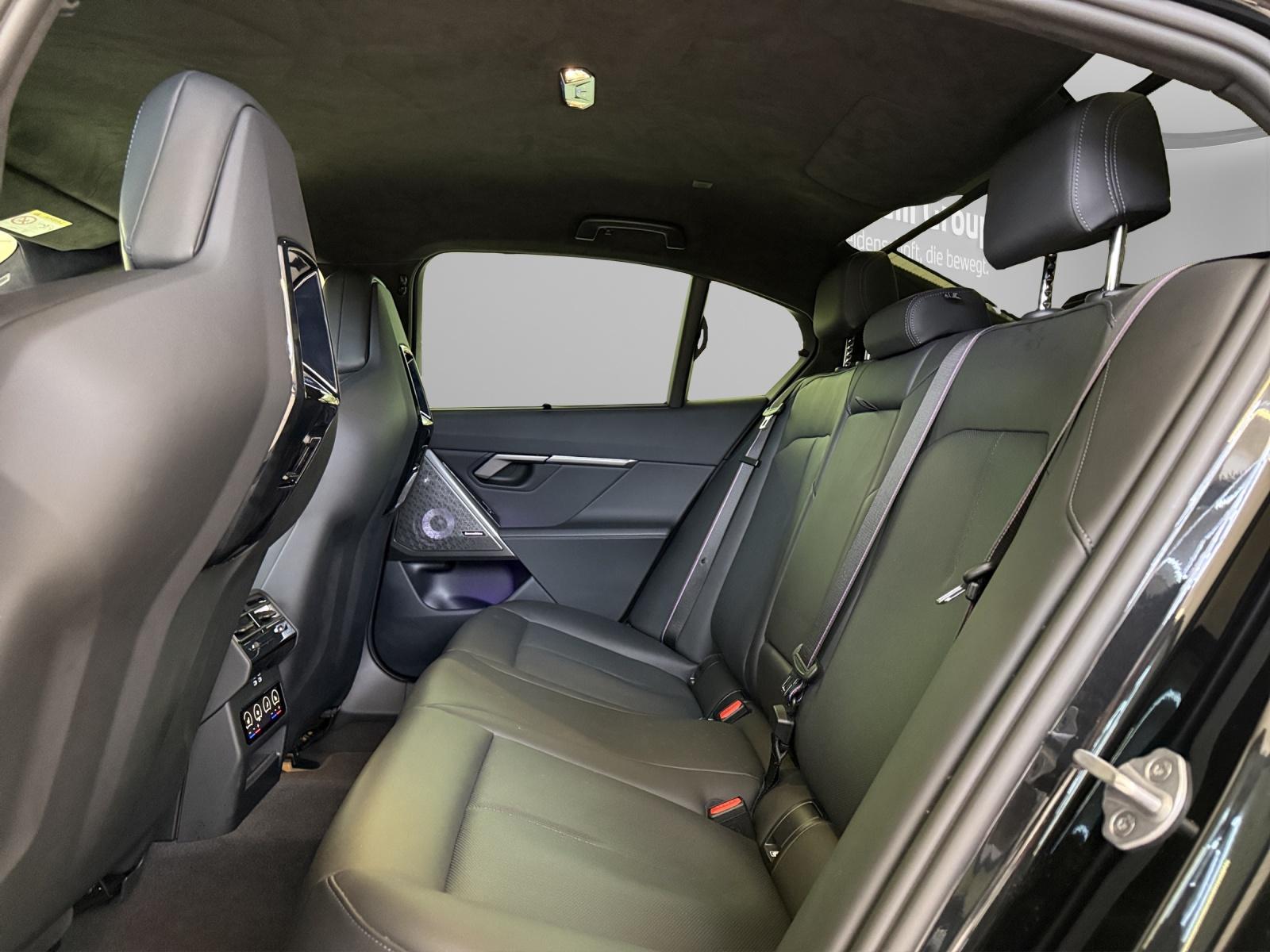 BMW M5 xDrive Limousine-image-14