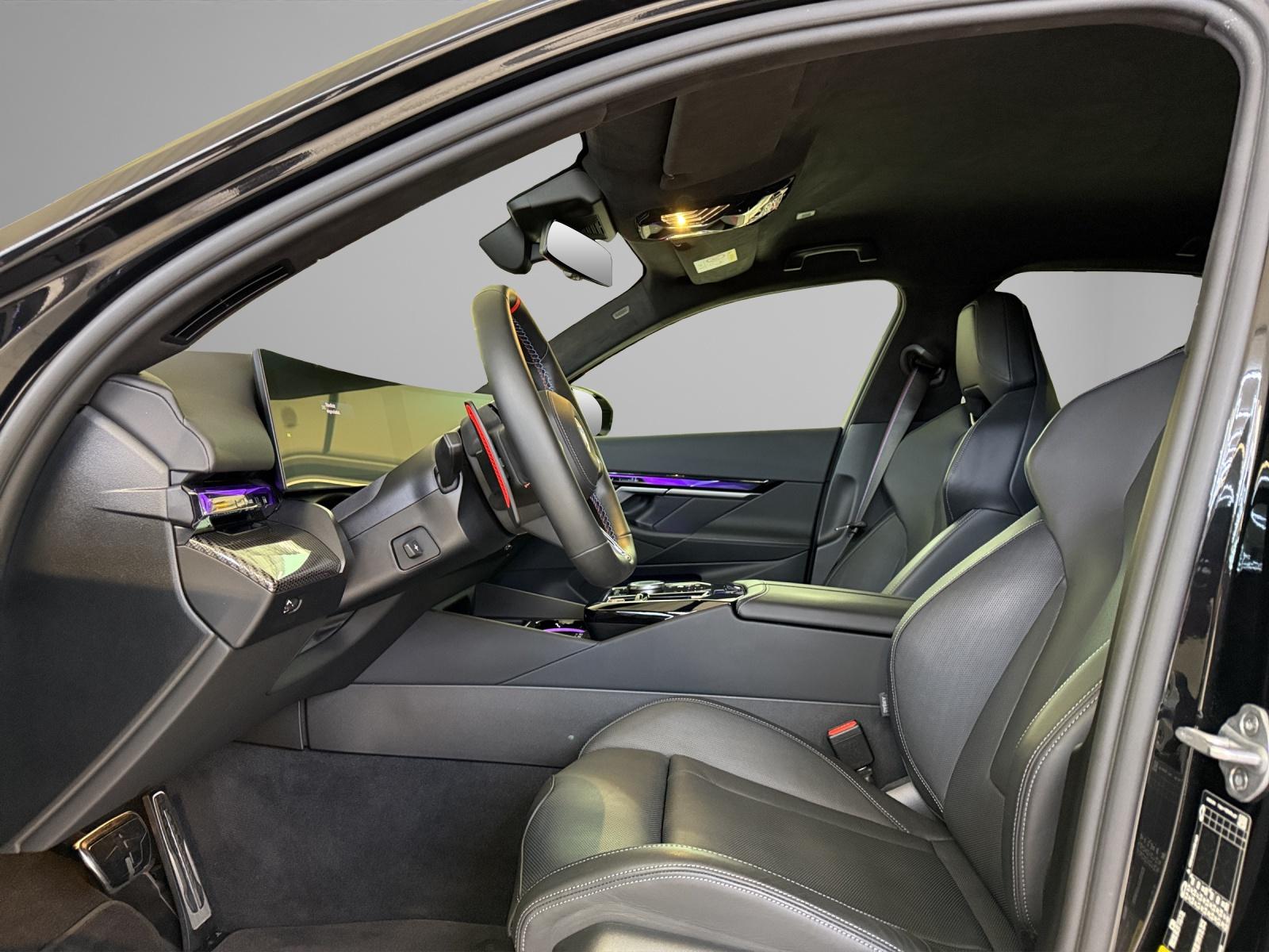 BMW M5 xDrive Limousine-image-11