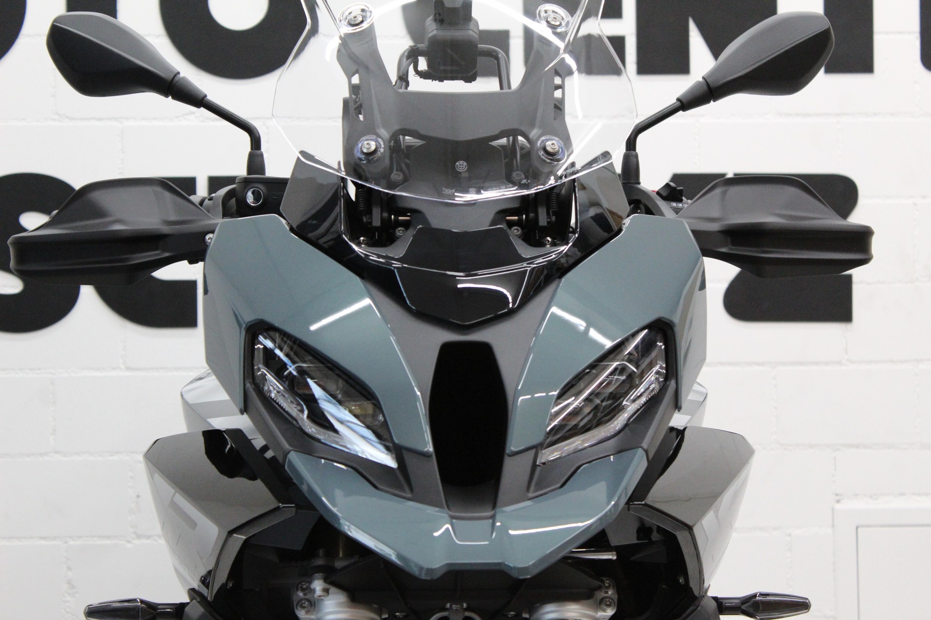 BMW S 1000 XR-showroom-element-2