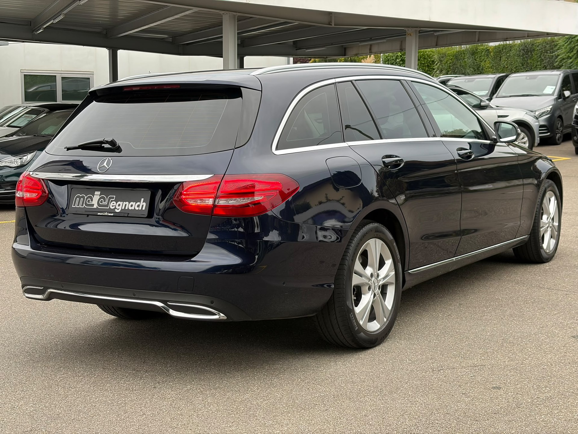 MERCEDES-BENZ C 250 d Swiss Star Exclusive 4Matic 9G-Tronic-image-8