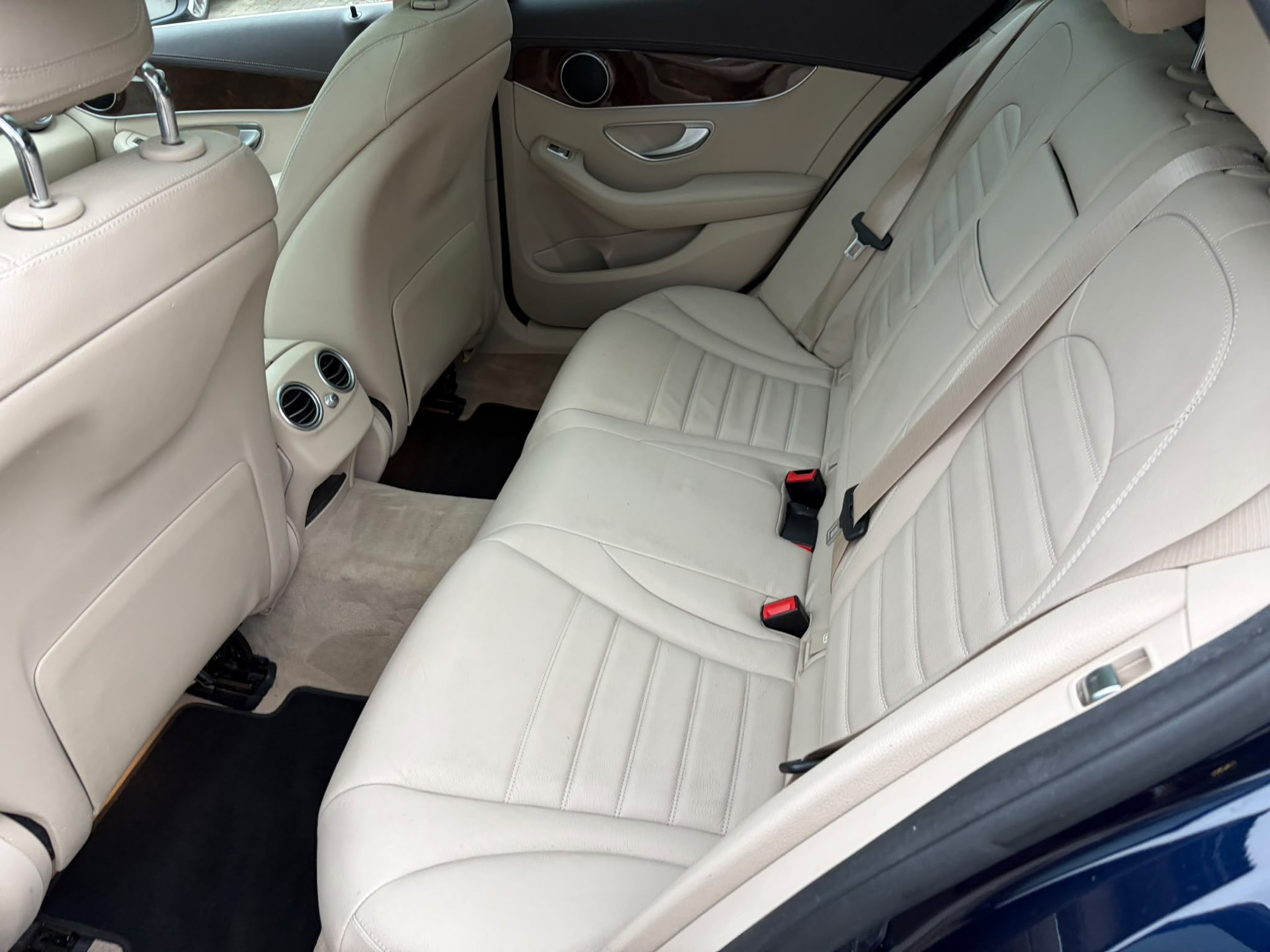 MERCEDES-BENZ C 250 d Swiss Star Exclusive 4Matic 9G-Tronic-image-14