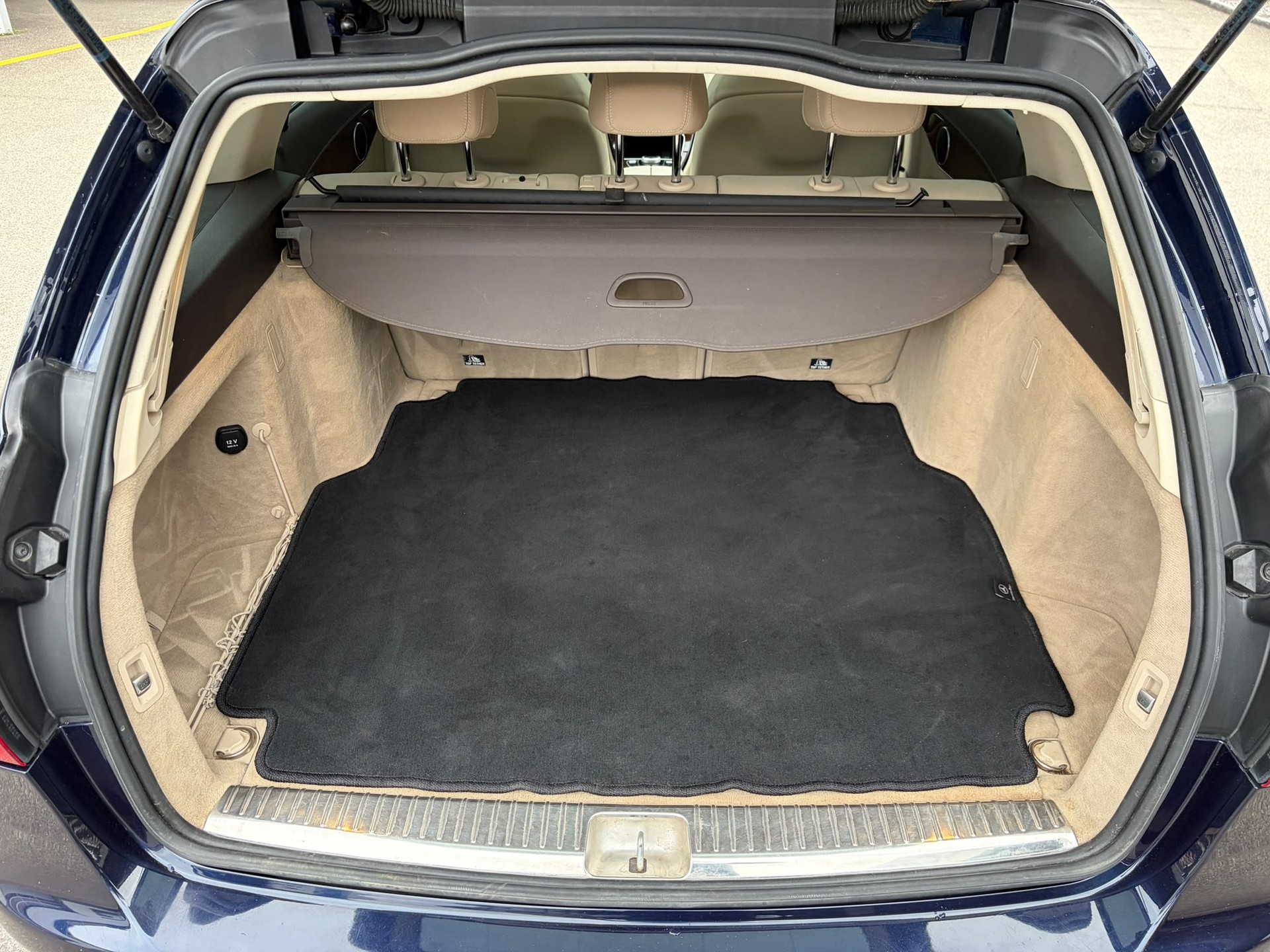MERCEDES-BENZ C 250 d Swiss Star Exclusive 4Matic 9G-Tronic-image-7
