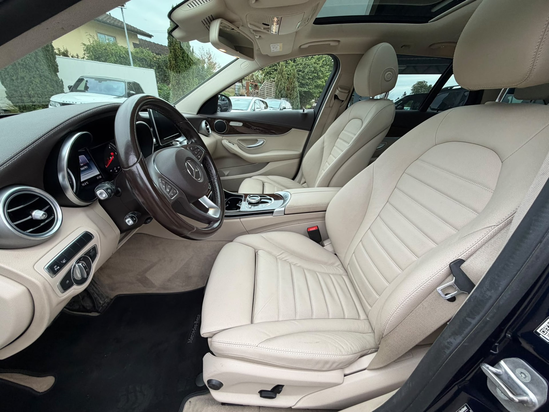 MERCEDES-BENZ C 250 d Swiss Star Exclusive 4Matic 9G-Tronic-image-12