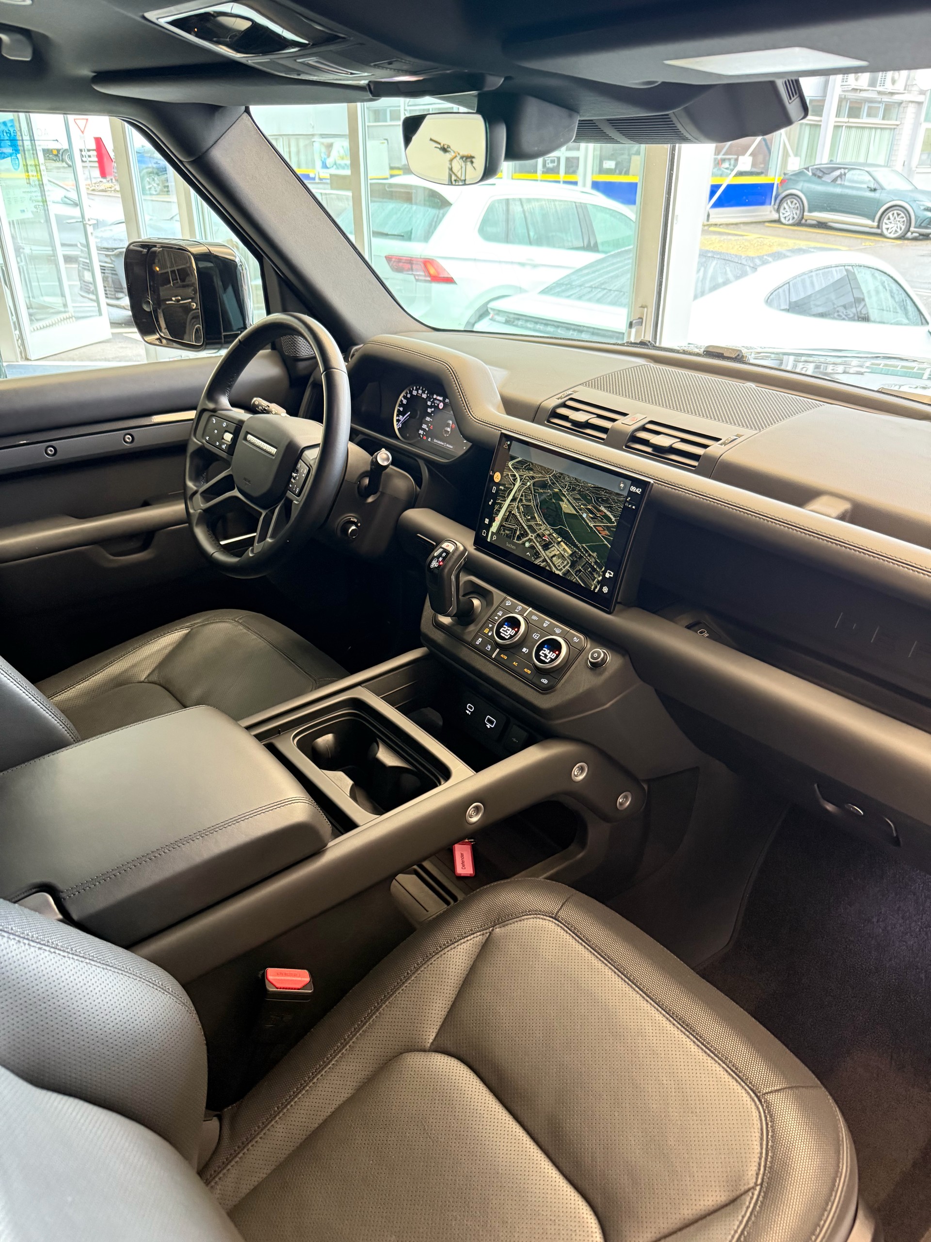 LAND ROVER Defender 90 3.0D I6 250 X-Dynamic HSE AT8-image-13