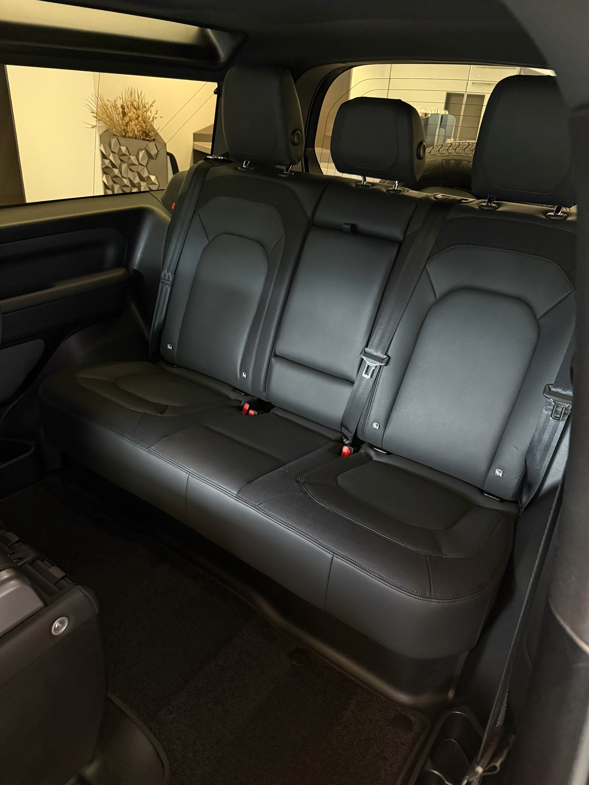 LAND ROVER Defender 90 3.0D I6 250 X-Dynamic HSE AT8-image-7
