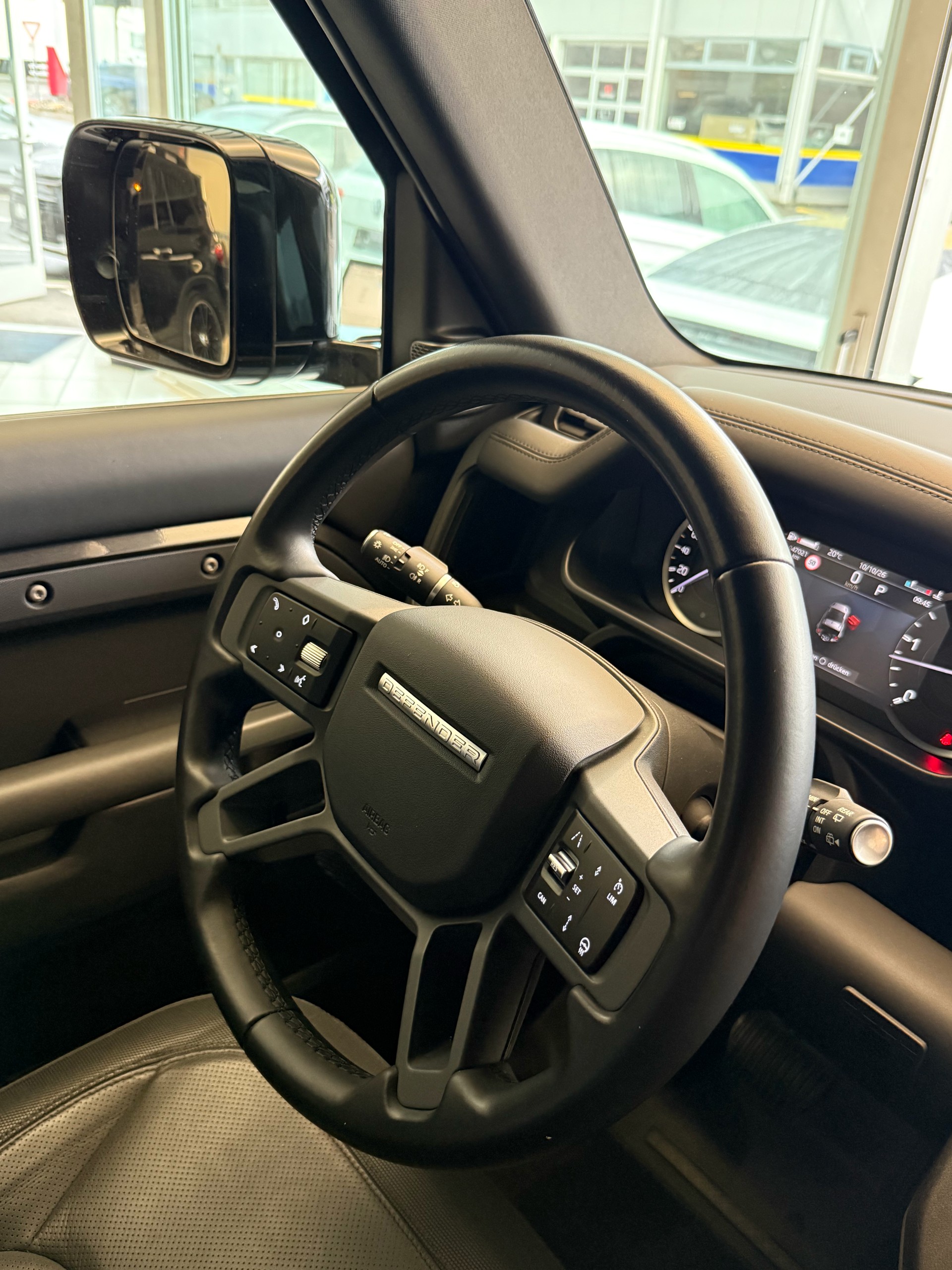 LAND ROVER Defender 90 3.0D I6 250 X-Dynamic HSE AT8-image-14