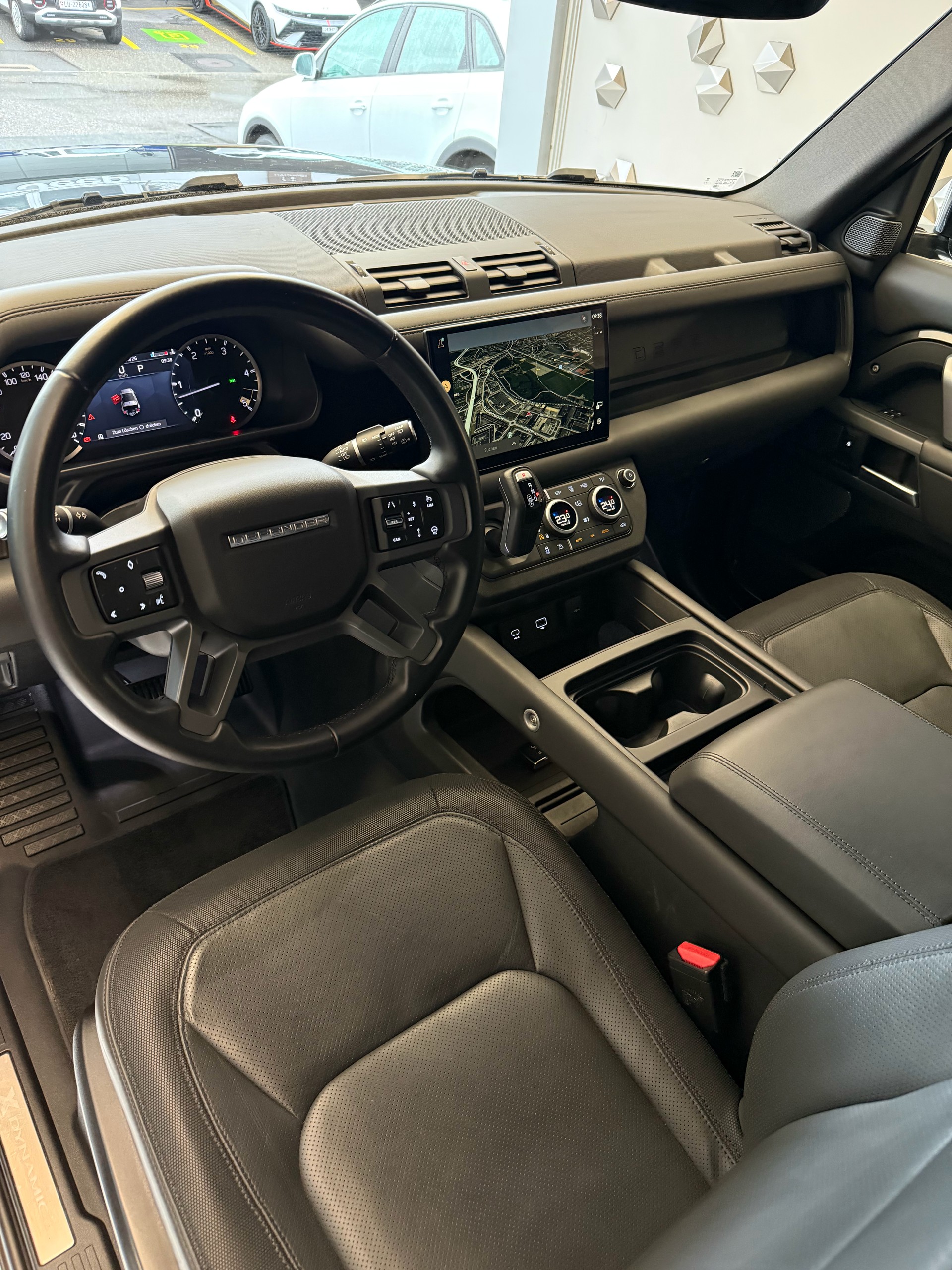 LAND ROVER Defender 90 3.0D I6 250 X-Dynamic HSE AT8-image-4