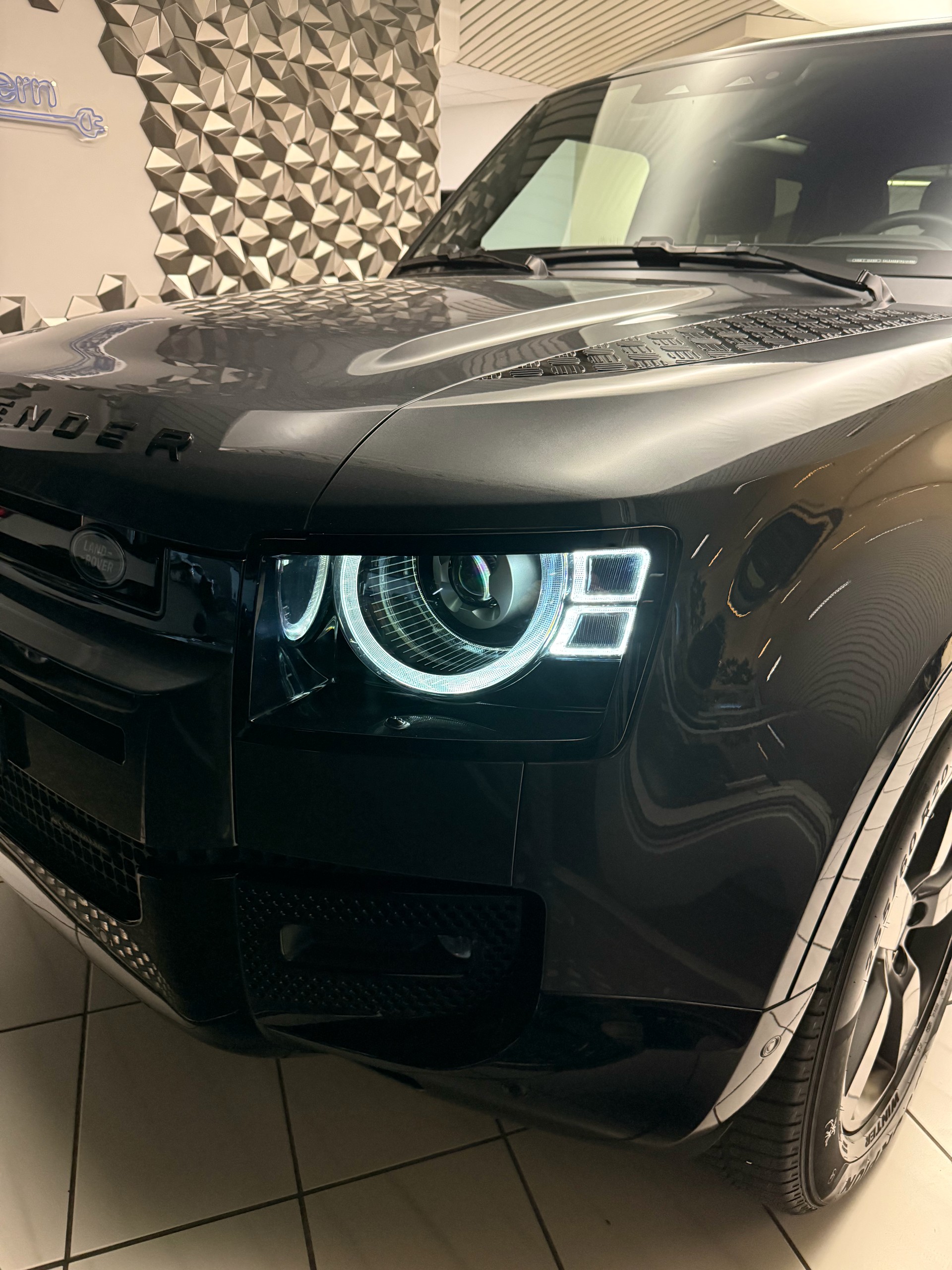 LAND ROVER Defender 90 3.0D I6 250 X-Dynamic HSE AT8-image-23