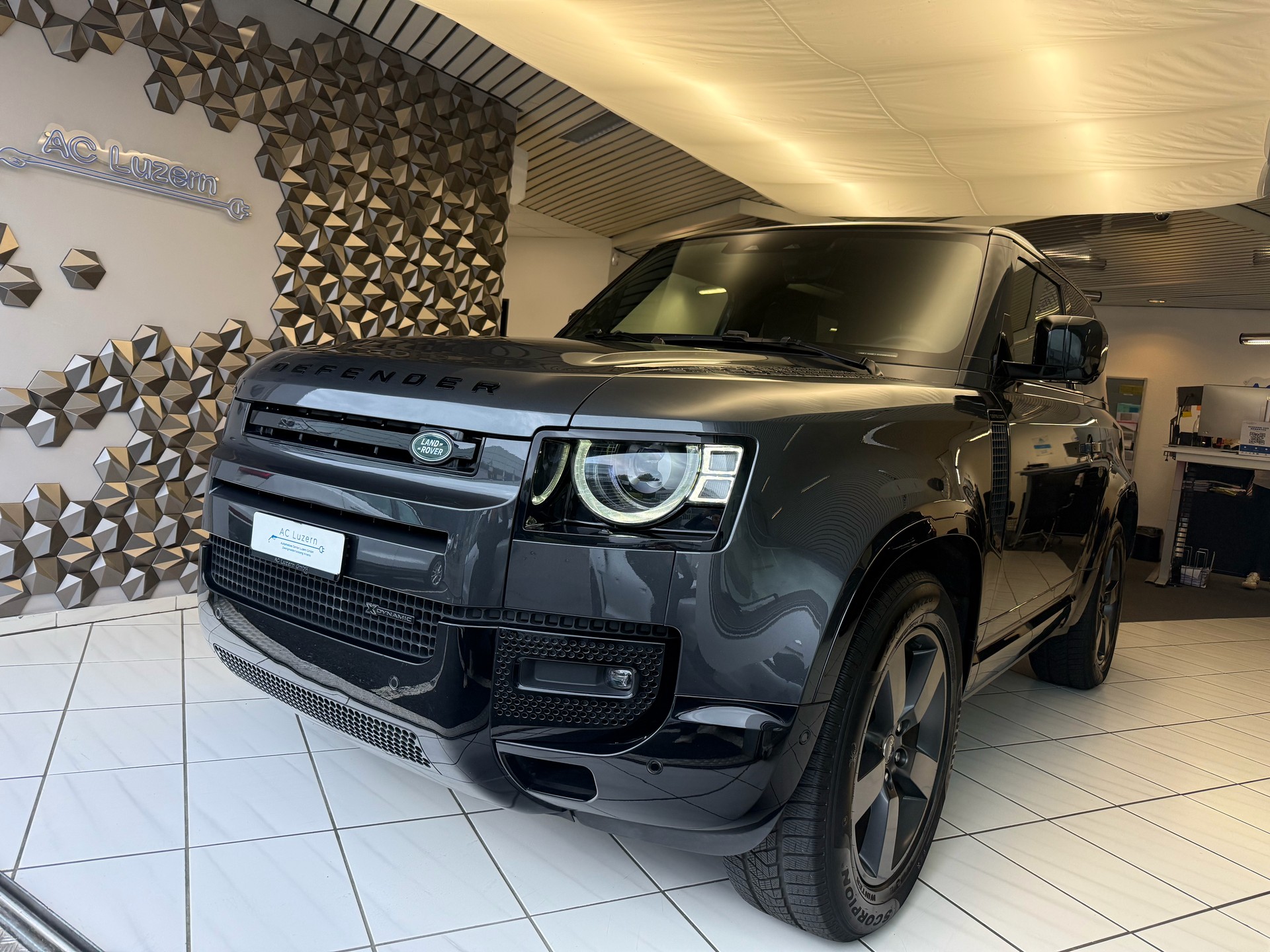 LAND ROVER Defender 90 3.0D I6 250 X-Dynamic HSE AT8-image-0