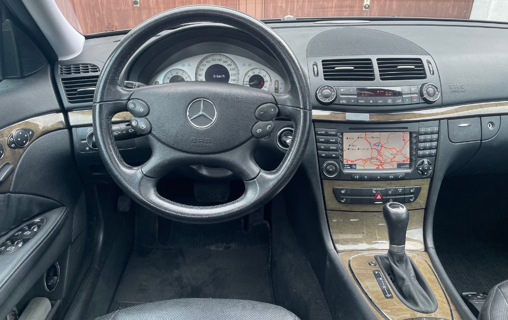 MERCEDES-BENZ E 350 V6 4matic-image-2